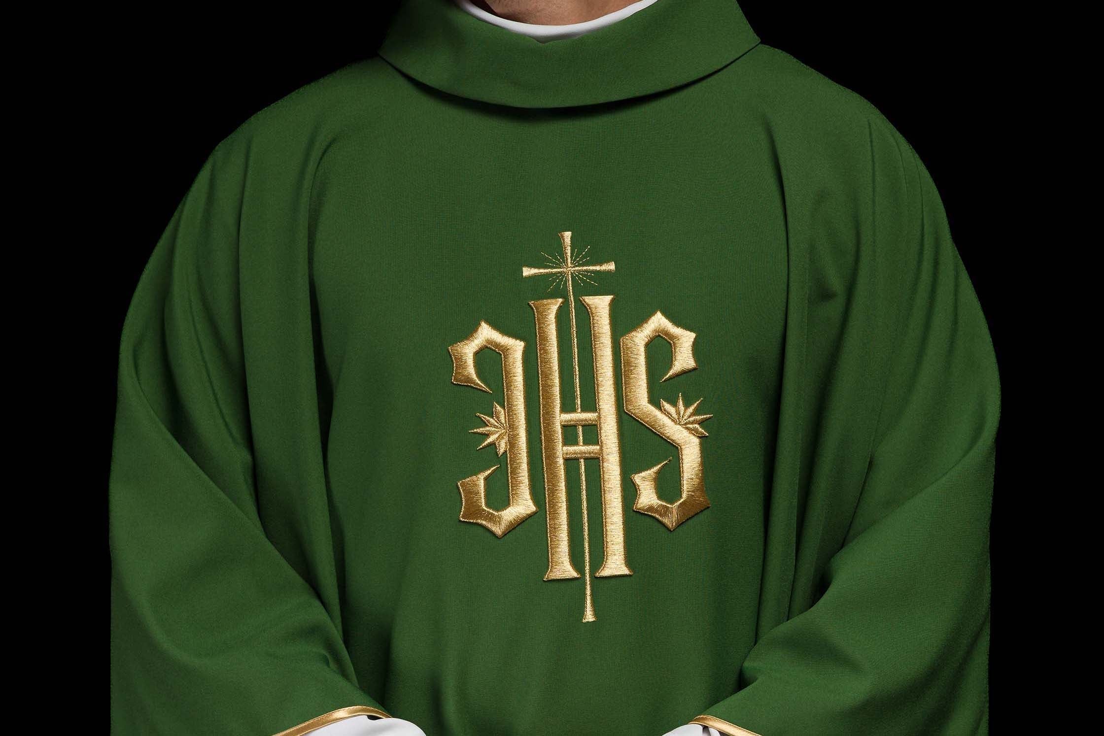 How to Prepare a Sermon for Sunday: A Step-by-Step Guide - CHASUBLES.COM