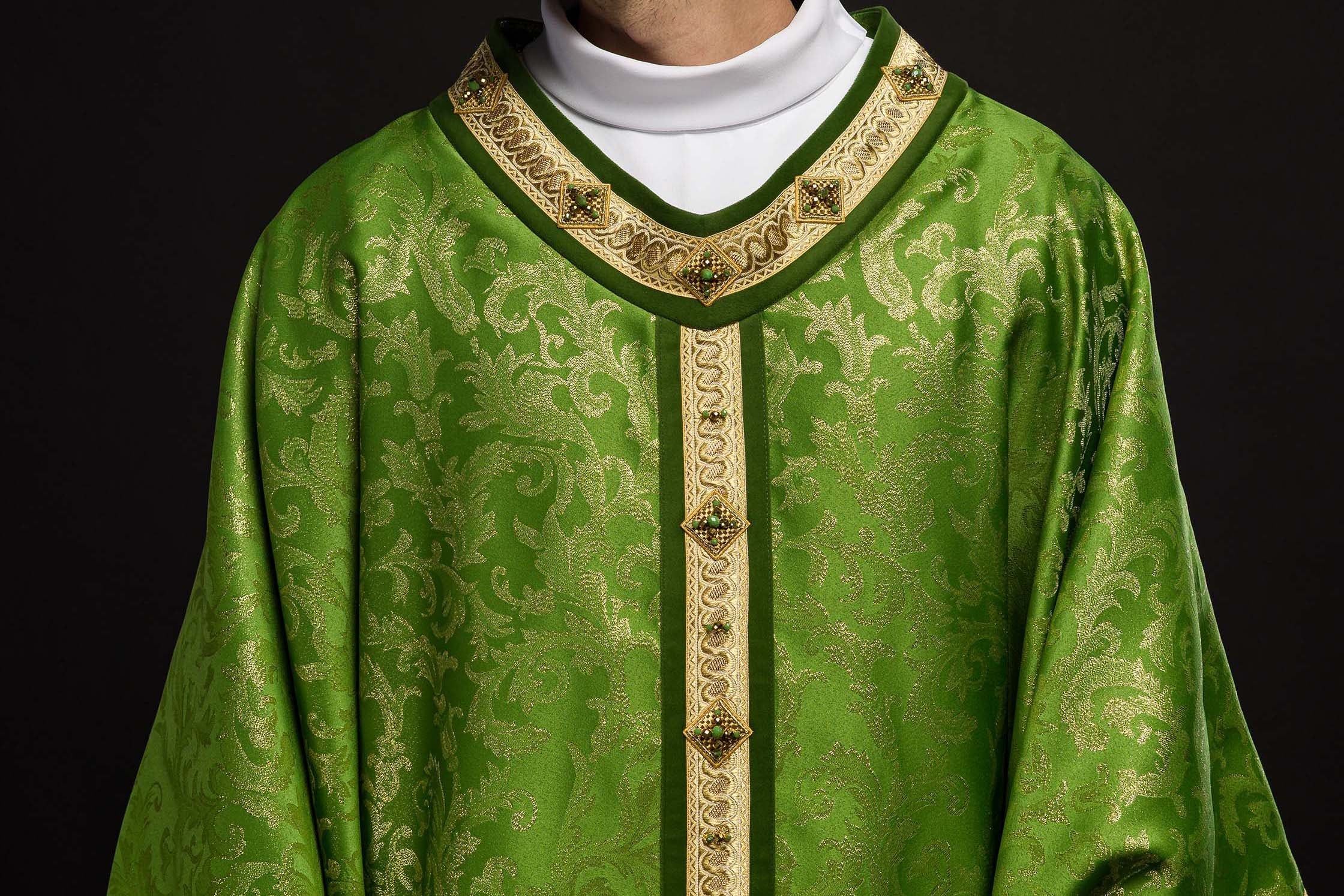 The Liturgical Year: Division and Symbolism of Seasons - CHASUBLES.COM