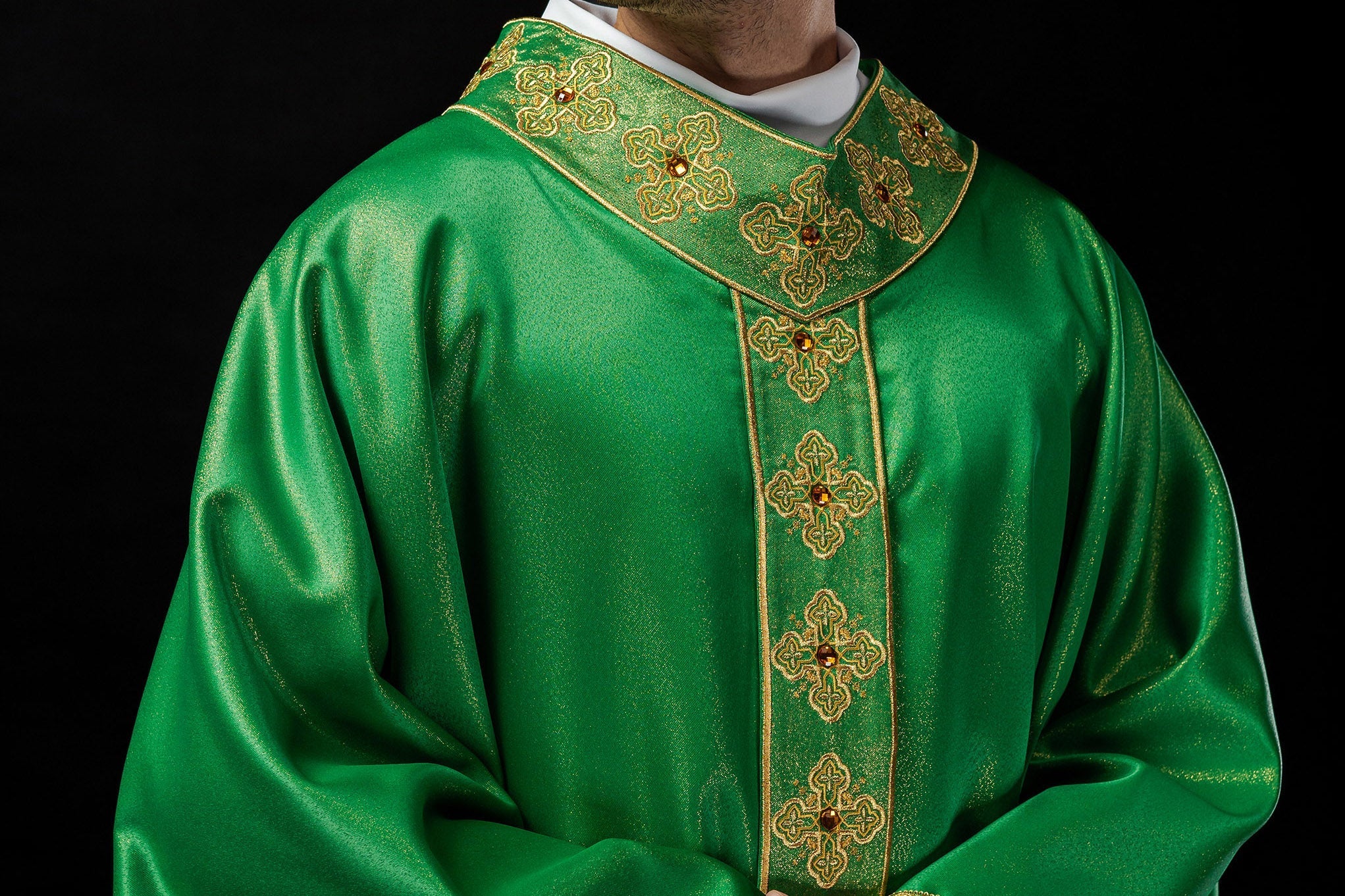 Youth Vestments: Do They Exist, and When Are They Used? - CHASUBLES.COM