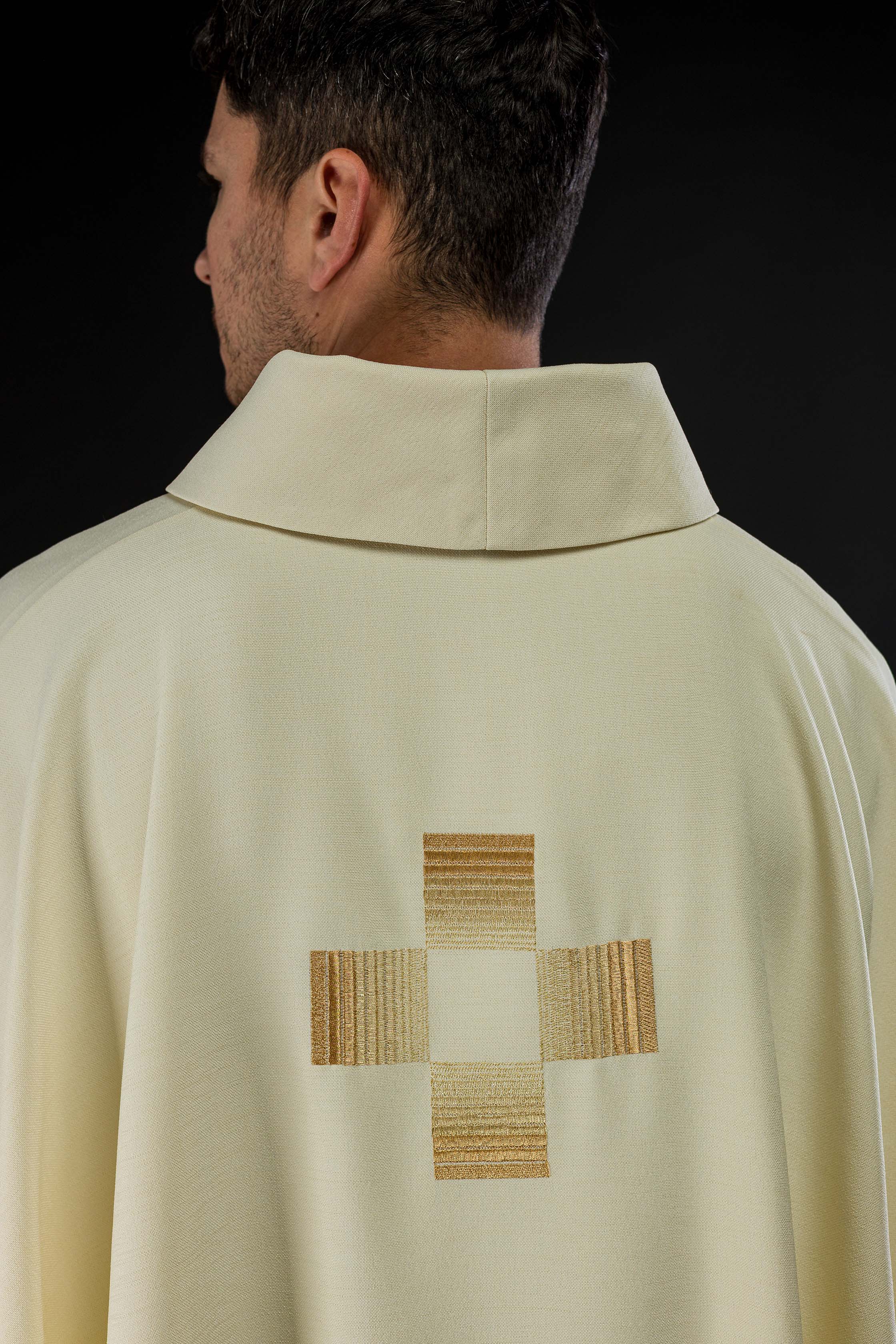 Chasuble with embroidered Crosses in ecru