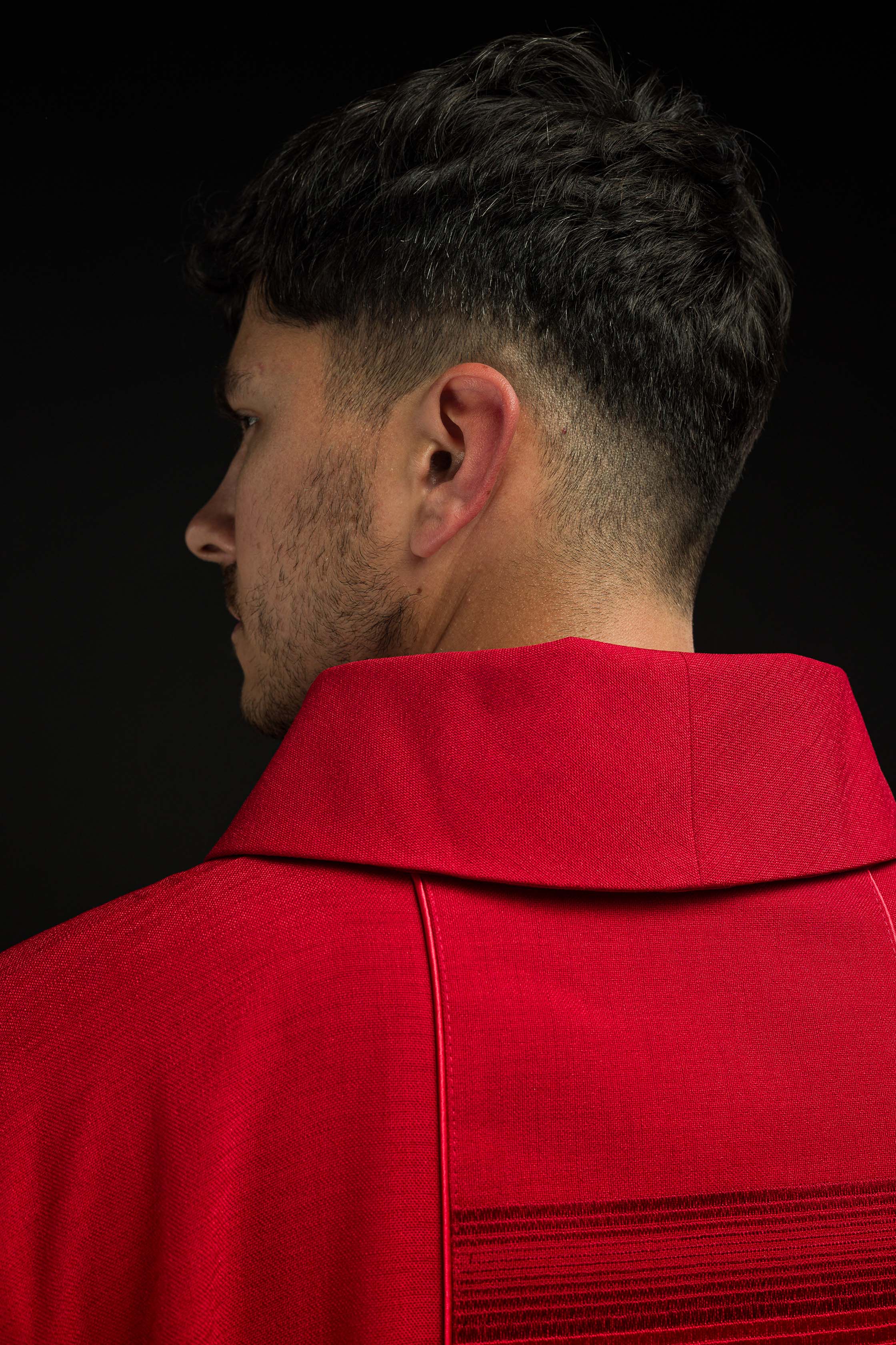 Chasuble embroidered with Crosses in red - CHASUBLES.COM
