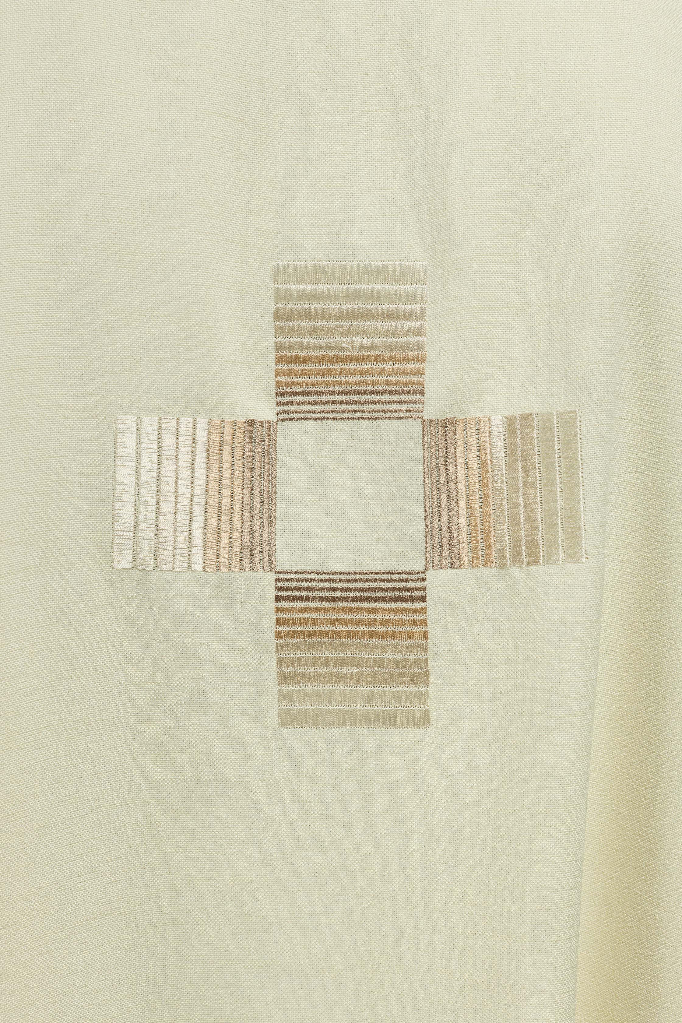 Chasuble with embroidered crosses in ecru color - CHASUBLES.COM