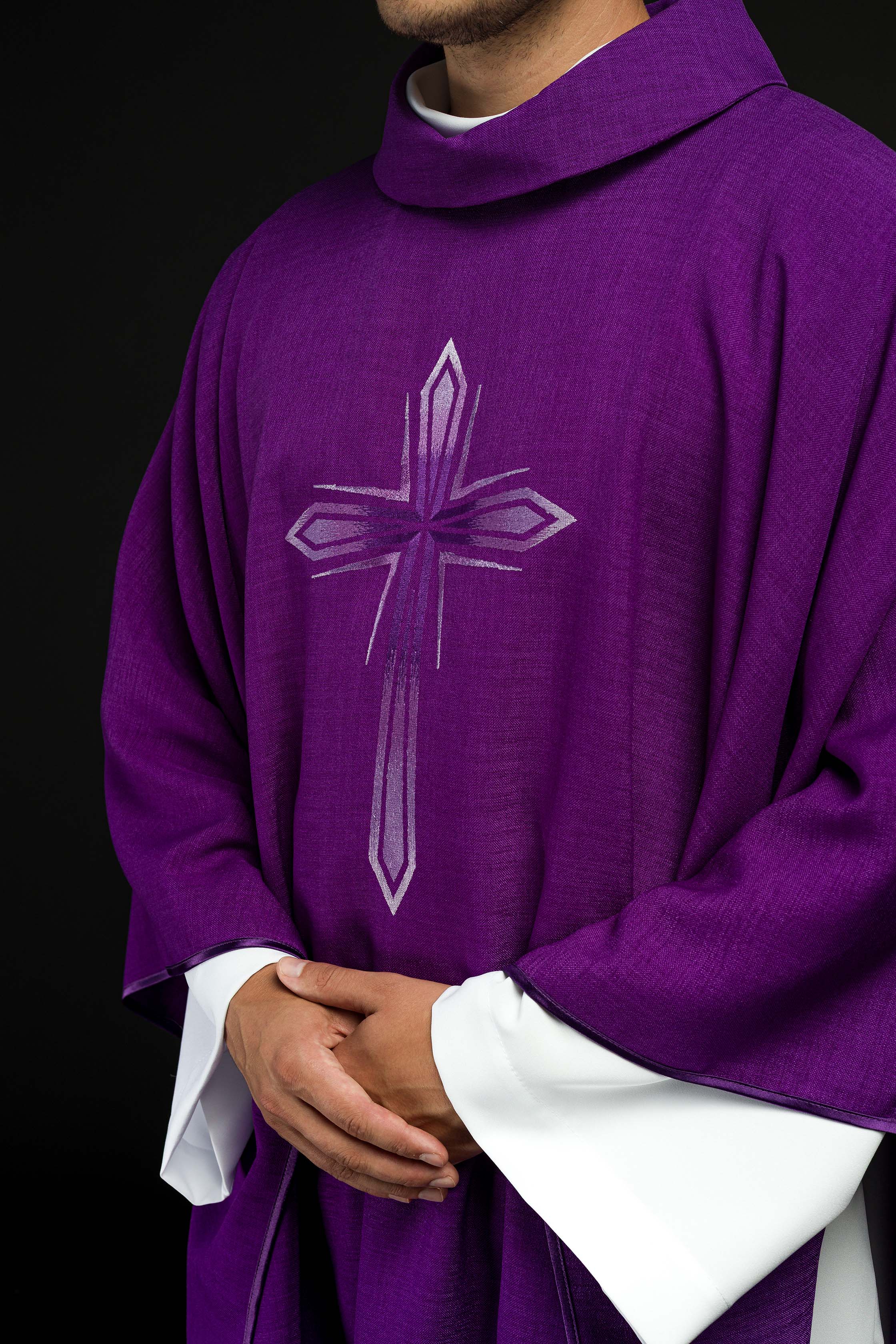 Chasuble embroidered with Green Cross - CHASUBLES.COM