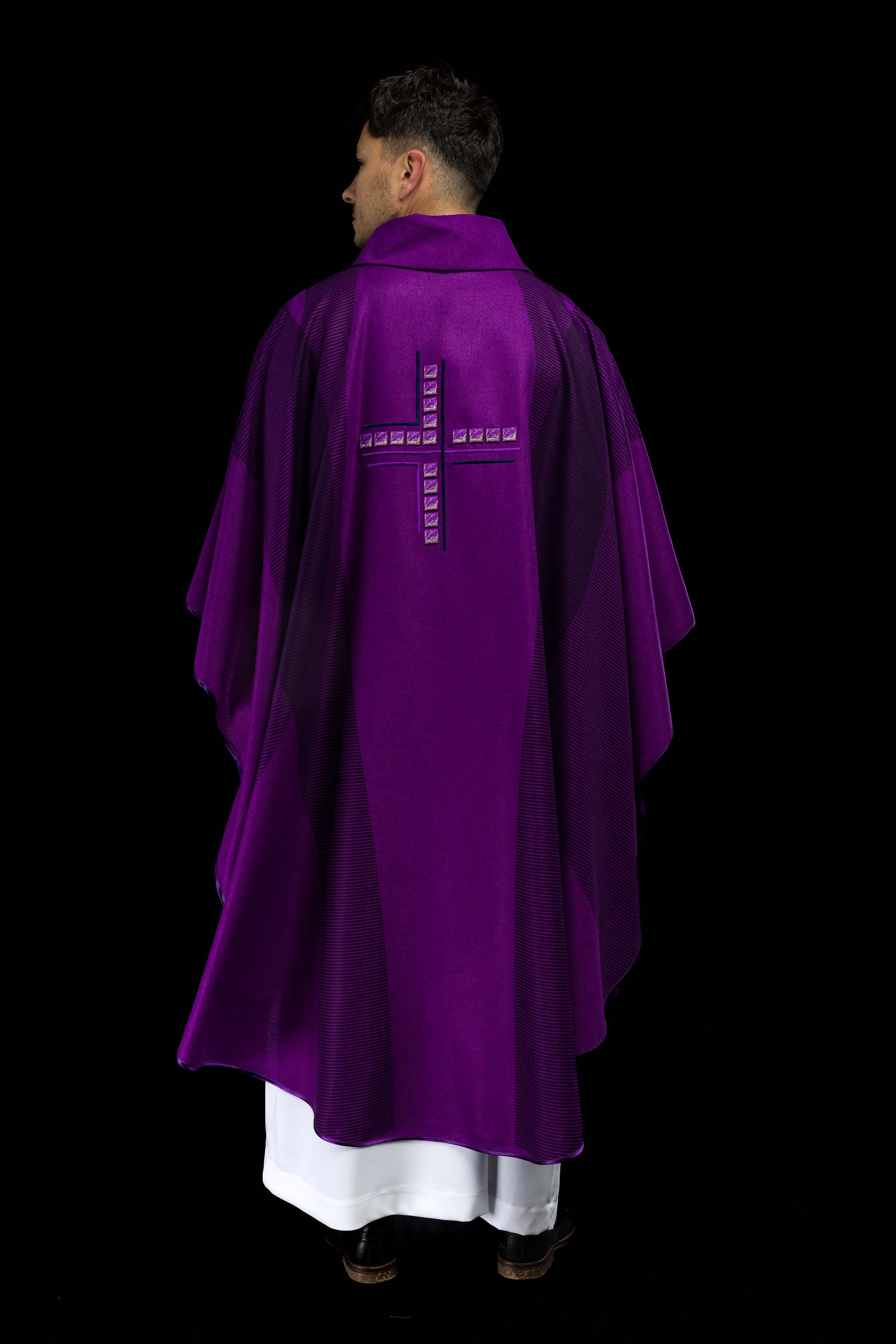 Purple chasuble with embroidery and print - CHASUBLES.COM