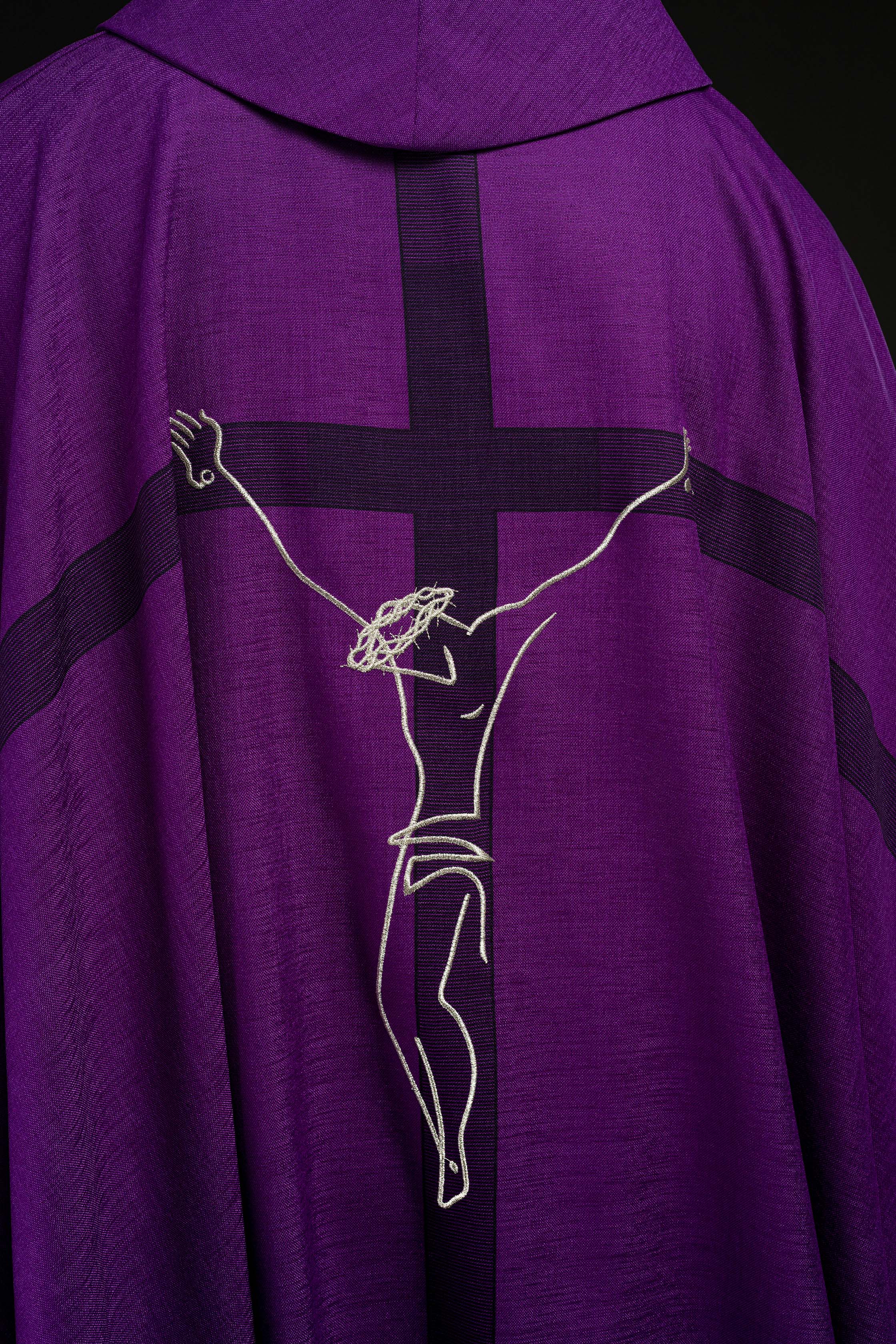 Chasuble with an icon of Jesus on the Cross in purple - CHASUBLES.COM