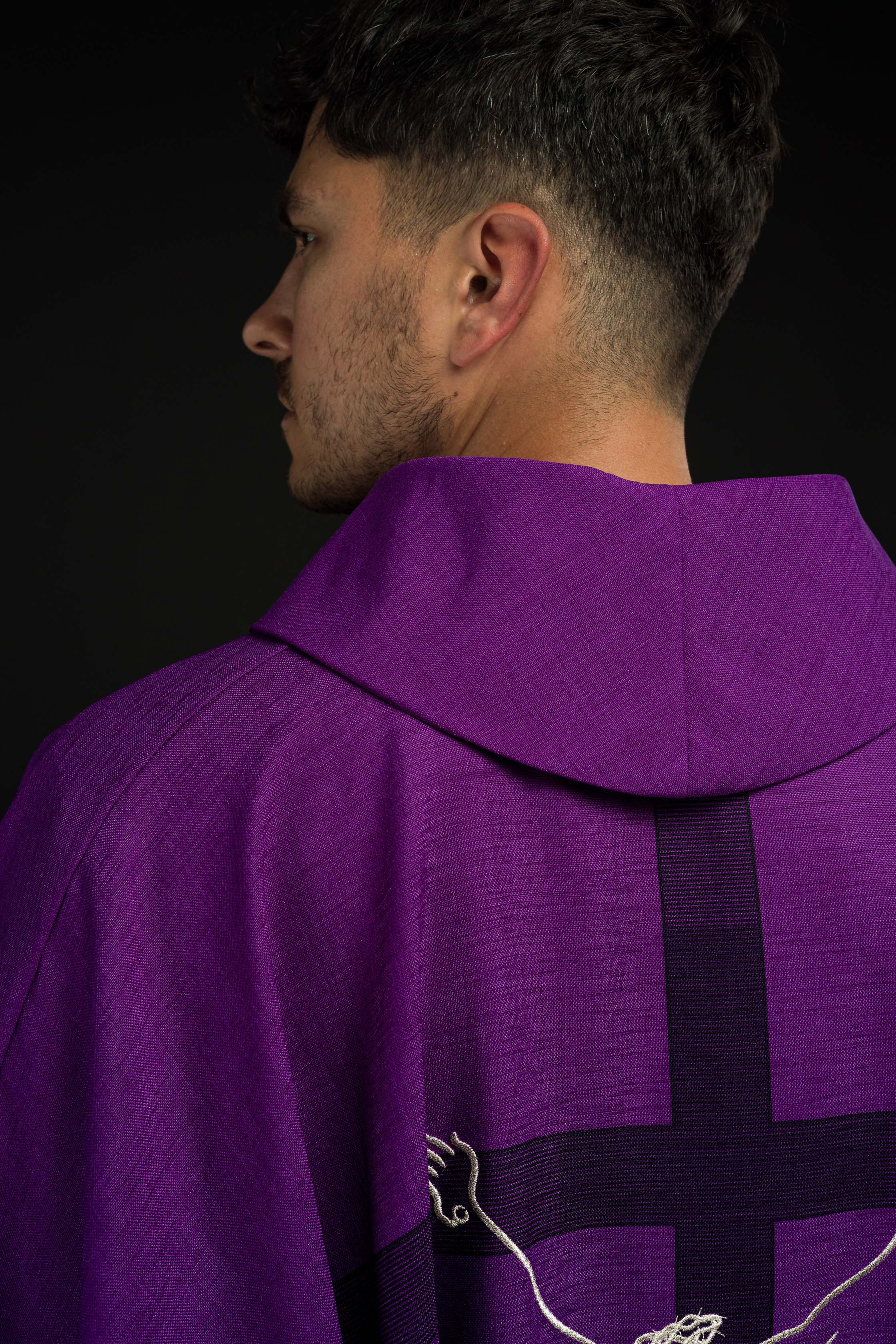 Chasuble with an icon of Jesus on the Cross in purple - CHASUBLES.COM