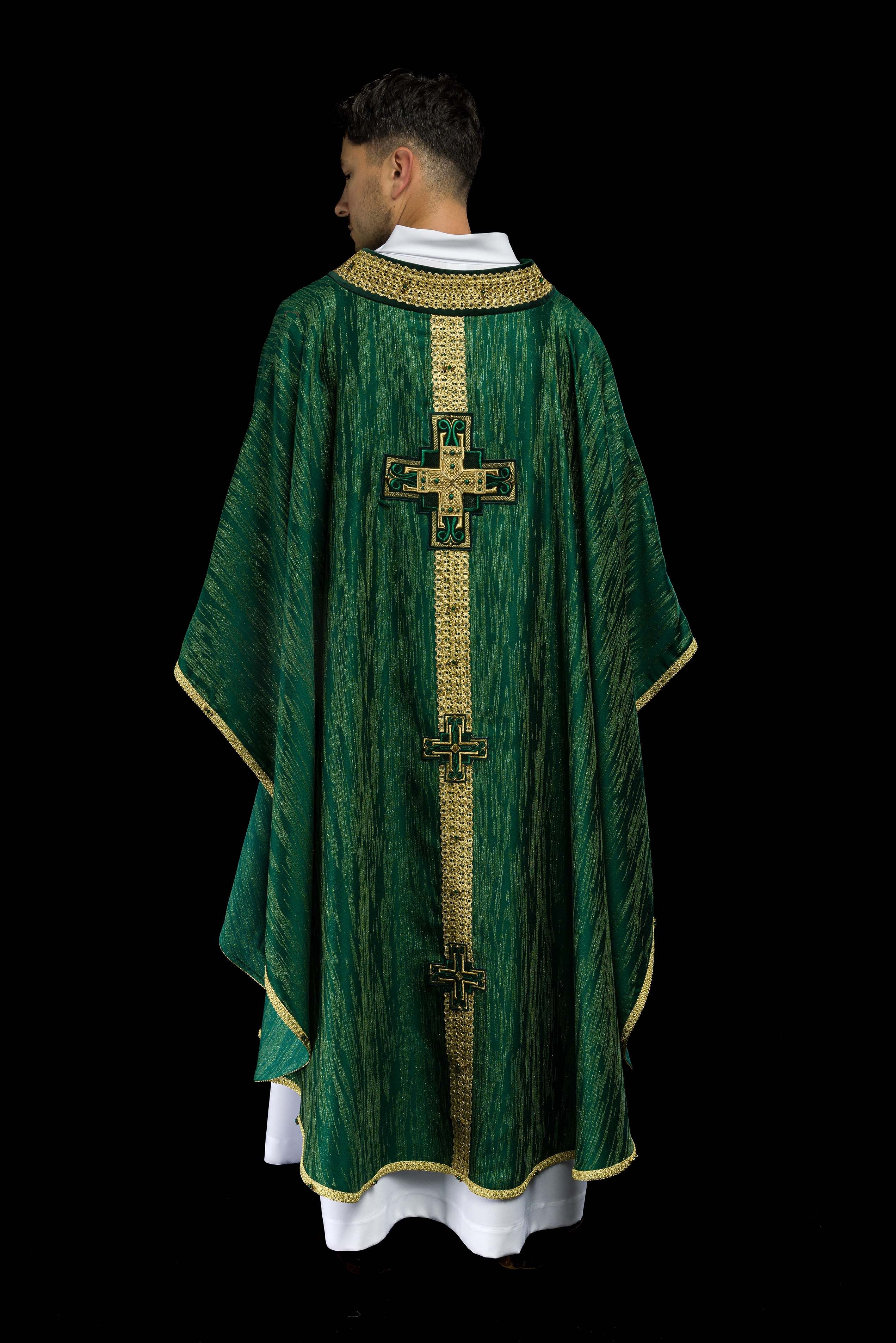 Handmade chasuble with natural stones Handmade 7015 Green - CHASUBLES.COM