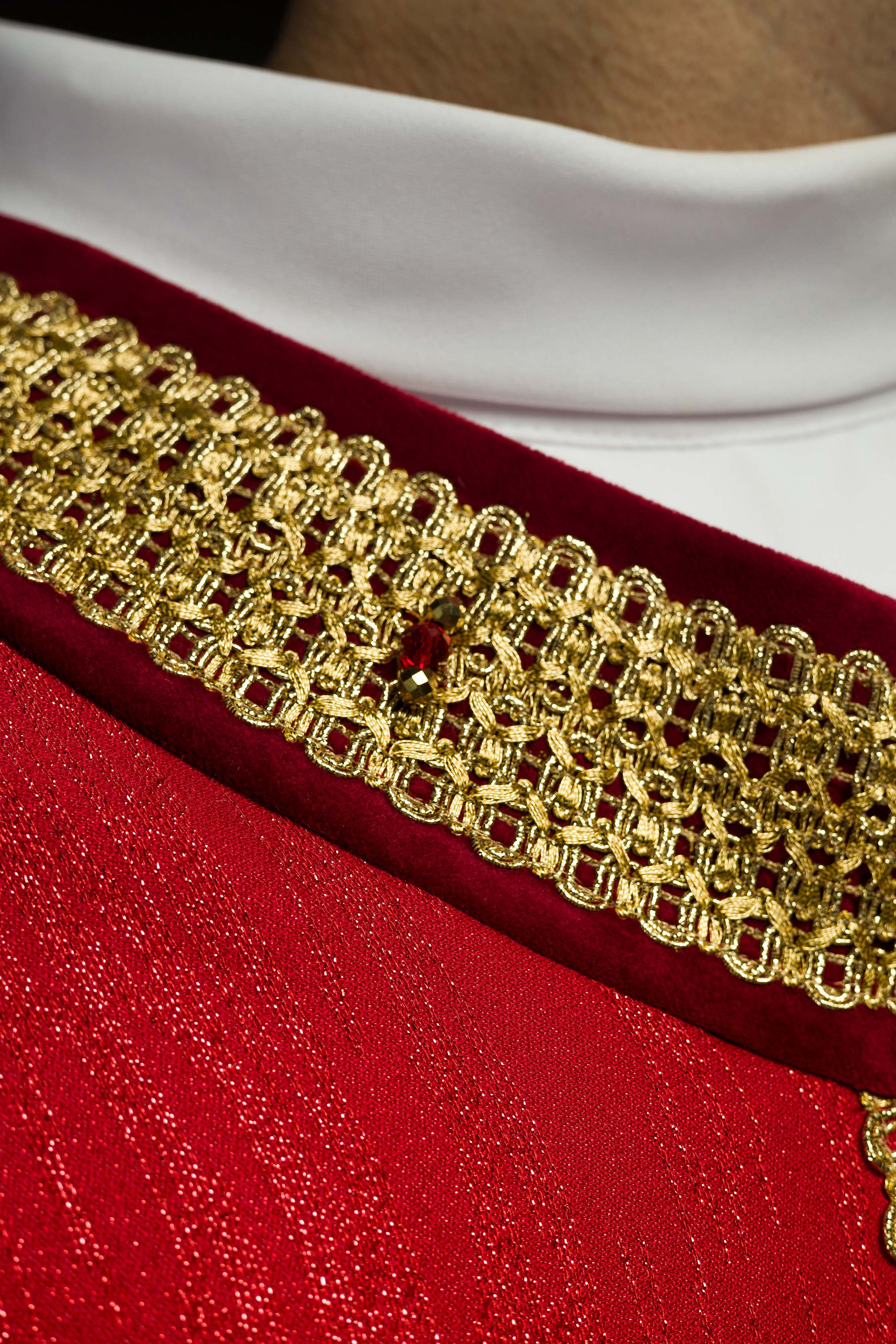 Handmade chasuble with natural stones Handmade 7015 Red - CHASUBLES.COM