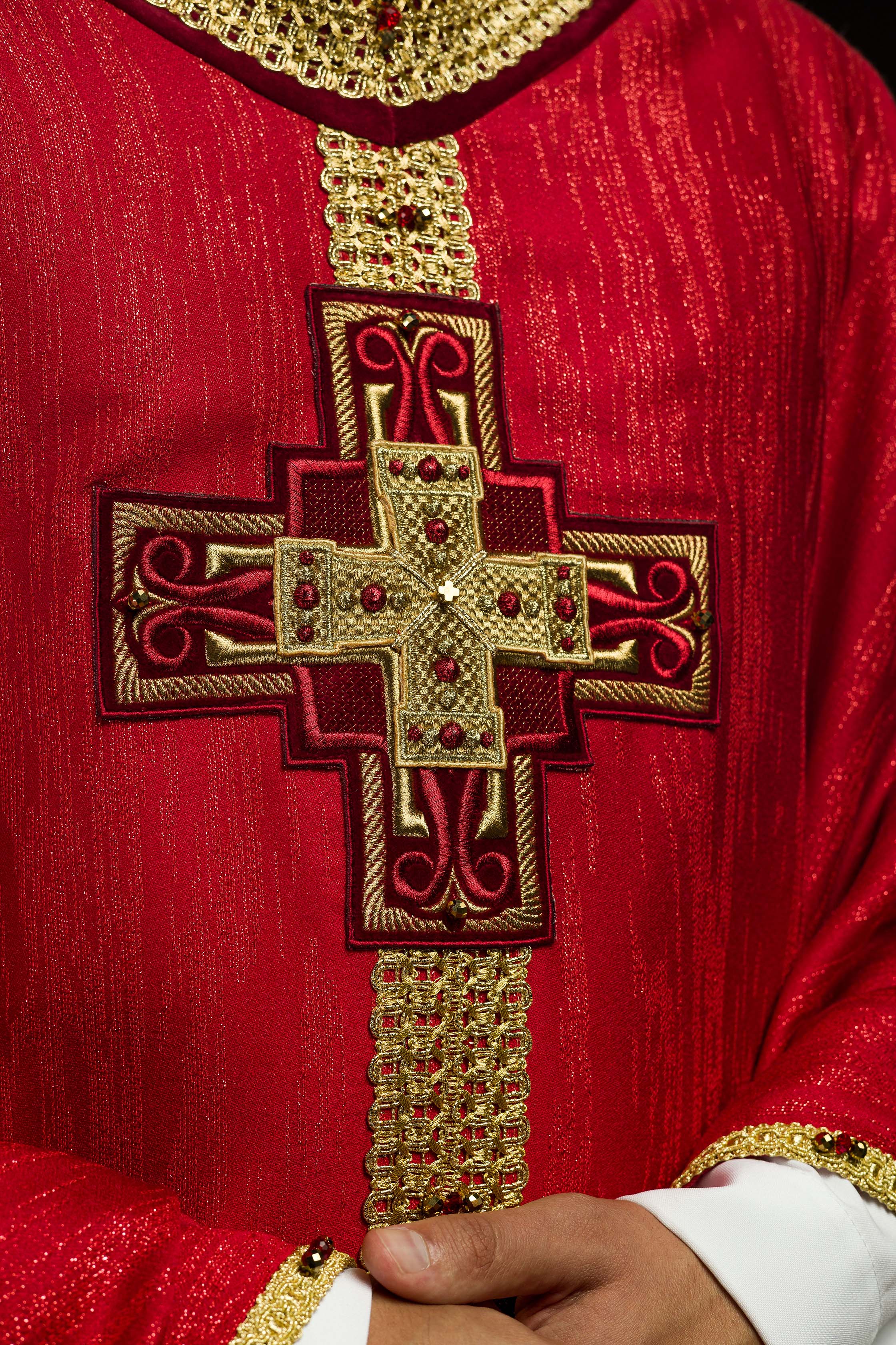 Handmade chasuble with natural stones Handmade 7015 Red - CHASUBLES.COM