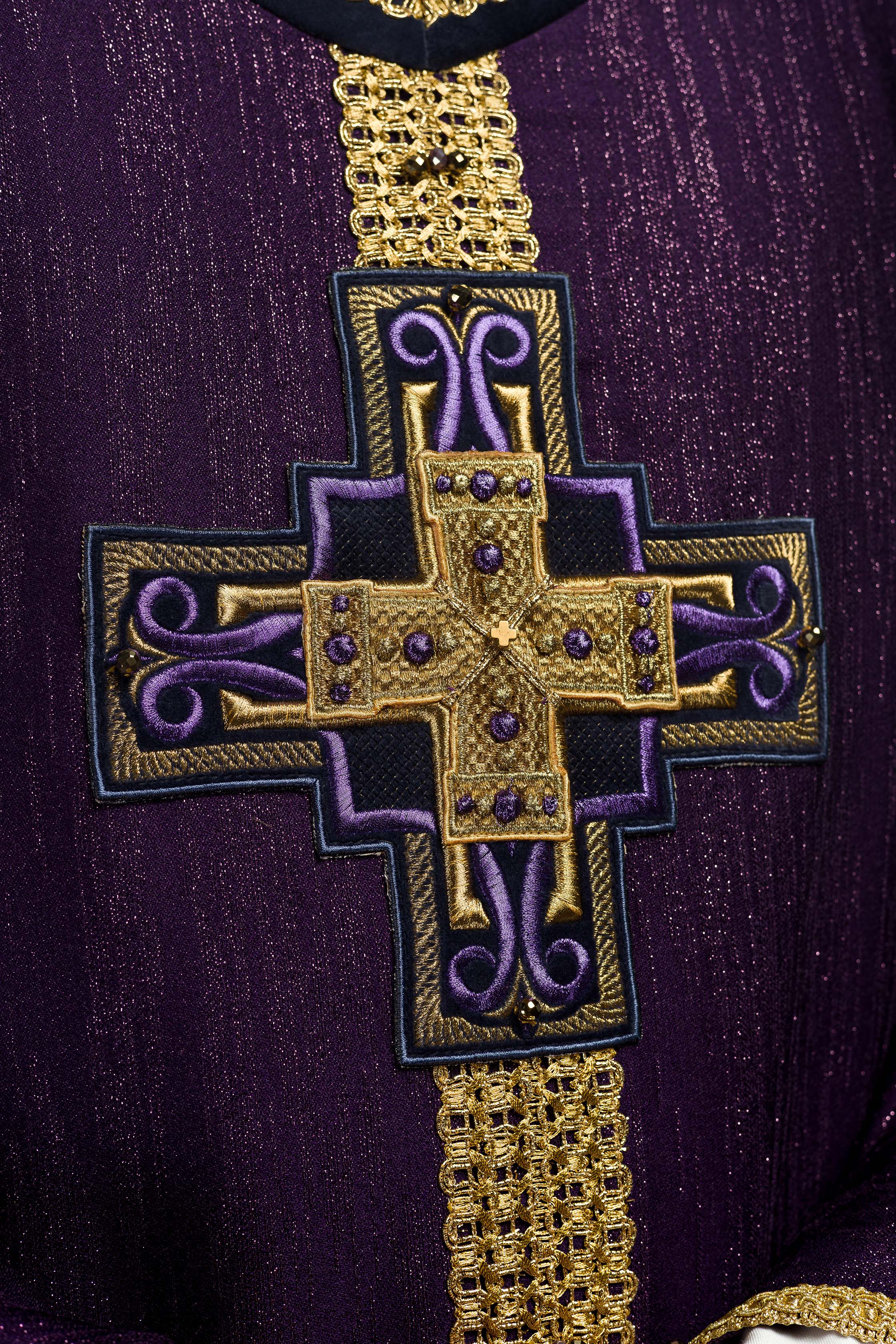 Handmade chasuble with natural stones Handmade 7015 Purple - CHASUBLES.COM