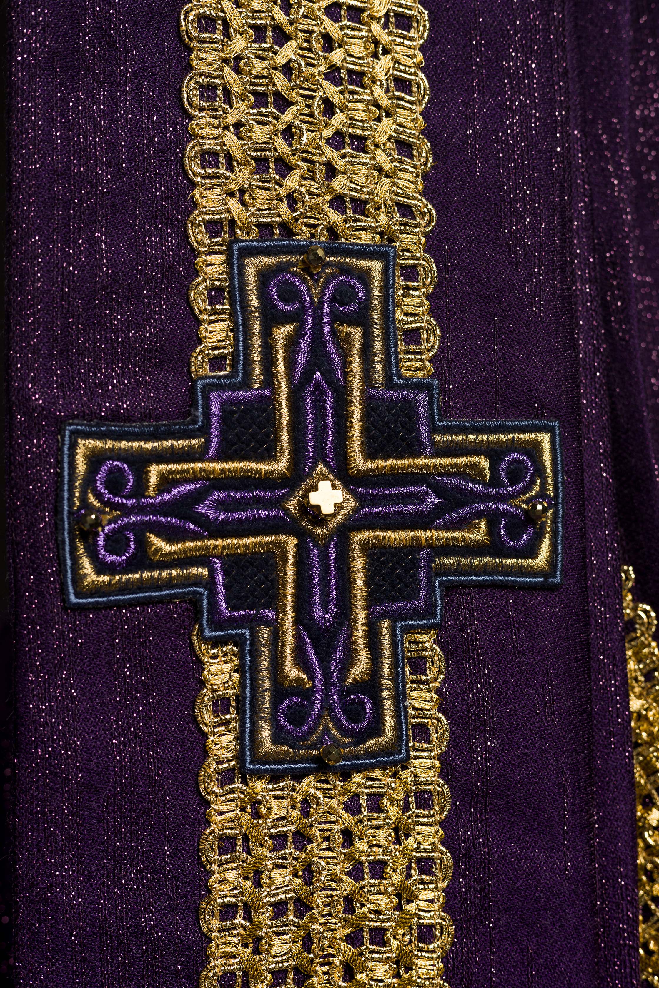 Handmade chasuble with natural stones Handmade 7015 Purple - CHASUBLES.COM