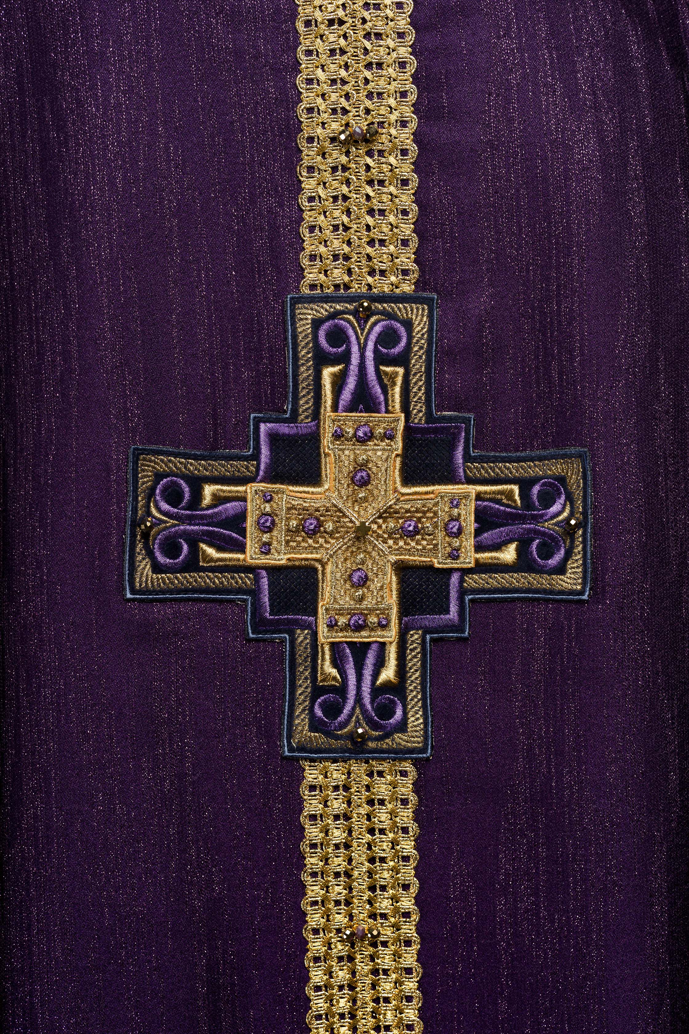 Handmade chasuble with natural stones Handmade 7015 Purple - CHASUBLES.COM