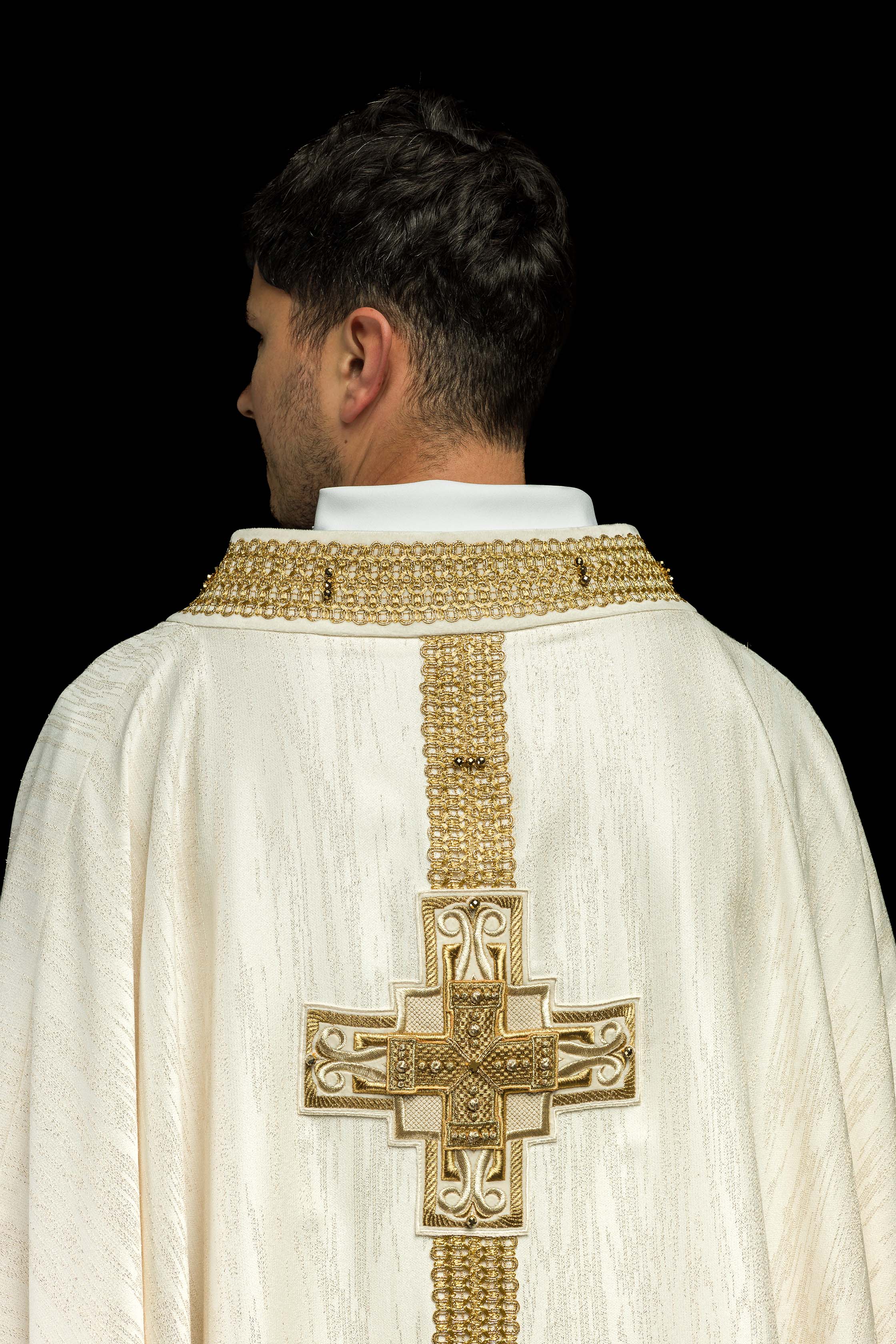 Handmade chasuble with natural stones Handmade 7015 Ecru - CHASUBLES.COM