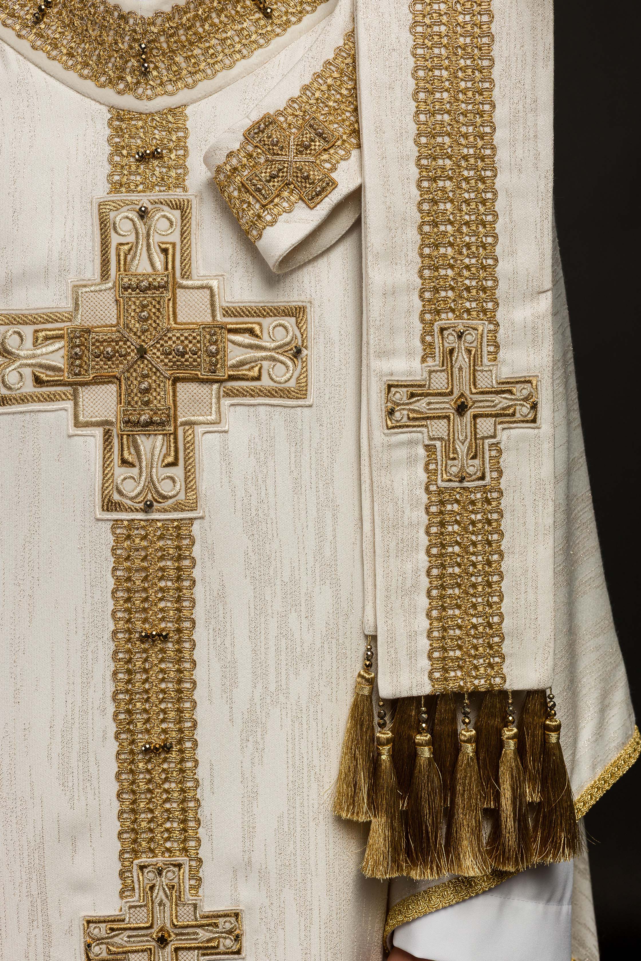 Handmade chasuble with natural stones Handmade 7015 Ecru - CHASUBLES.COM