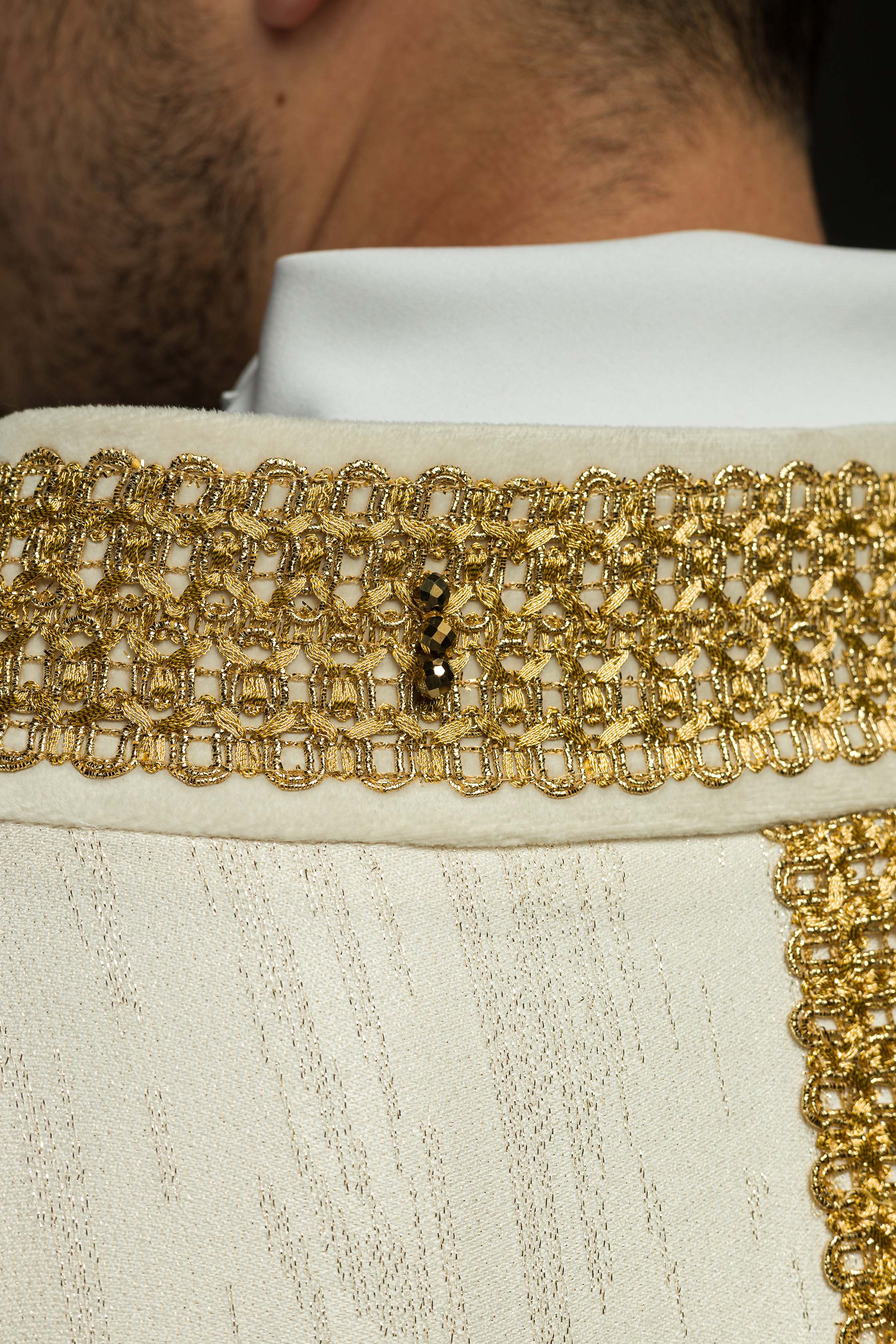 Handmade chasuble with natural stones Handmade 7015 Ecru - CHASUBLES.COM