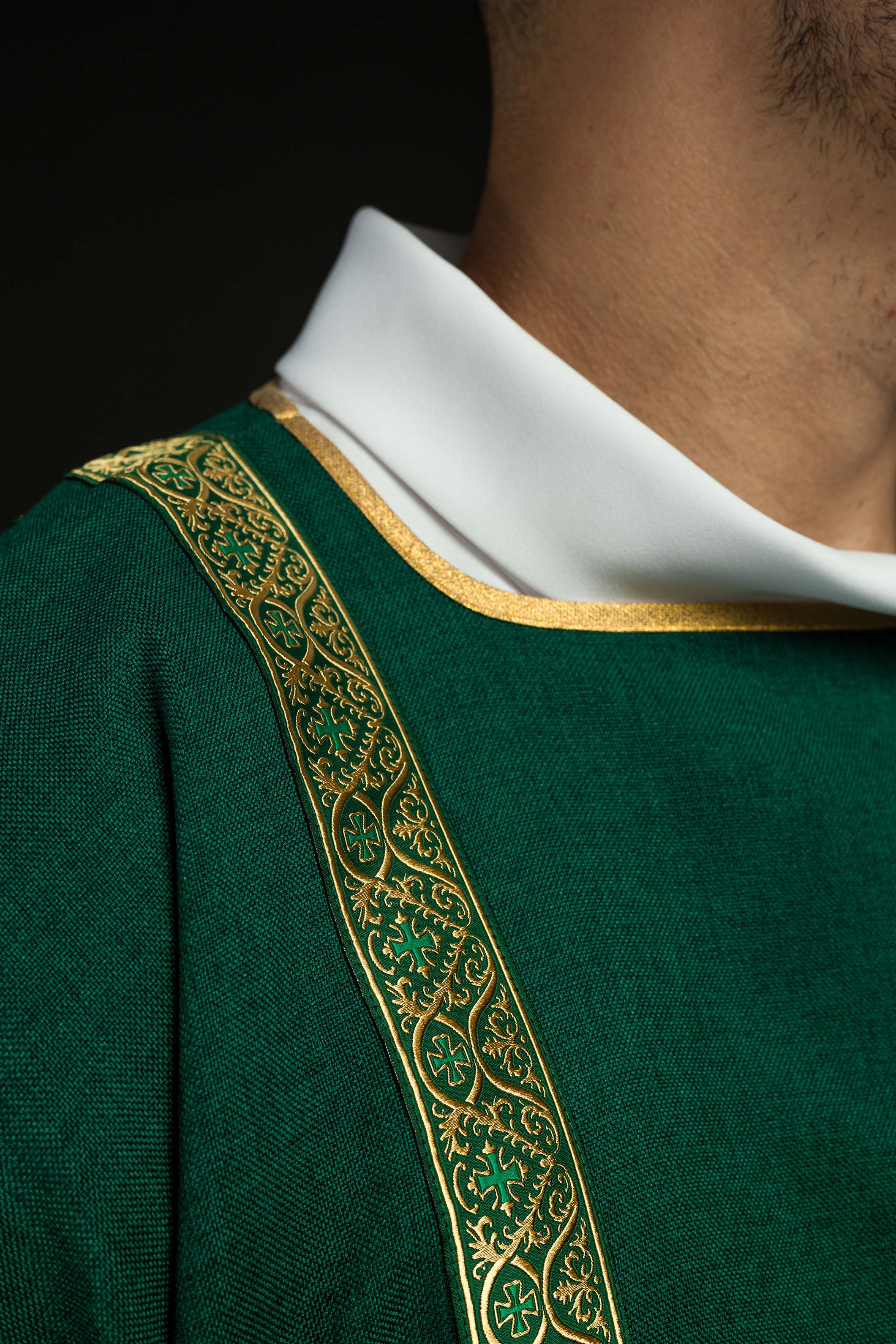 Green dalmatic decorated with gold jacquard ribbons - CHASUBLES.COM