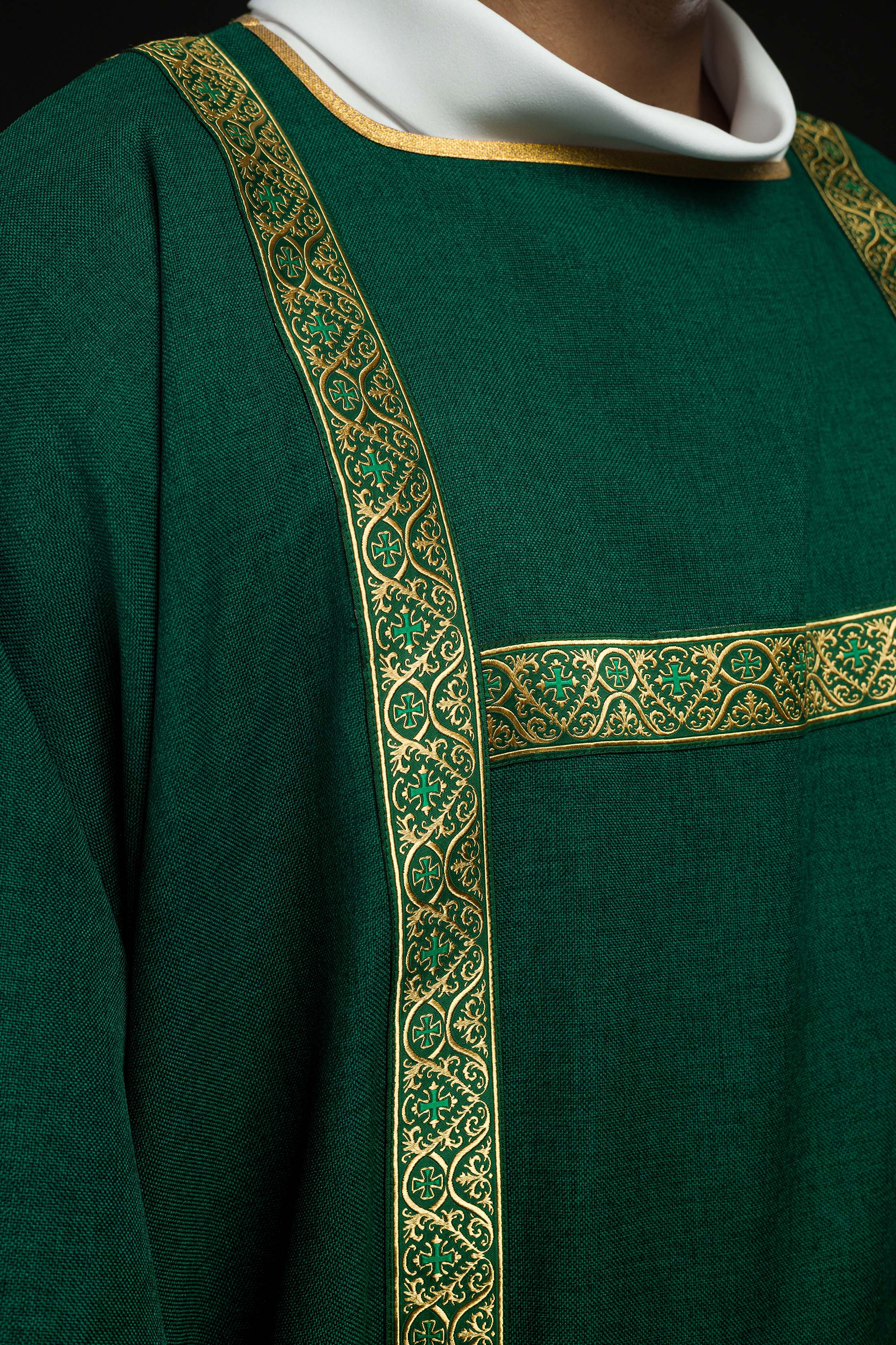 Green dalmatic decorated with gold jacquard ribbons - CHASUBLES.COM