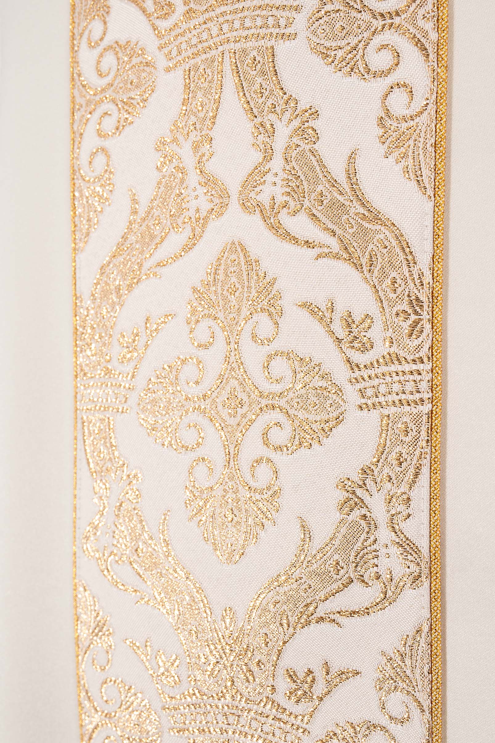 Liturgical chasuble with an embroidered band and collar in ecru color - CHASUBLES.COM