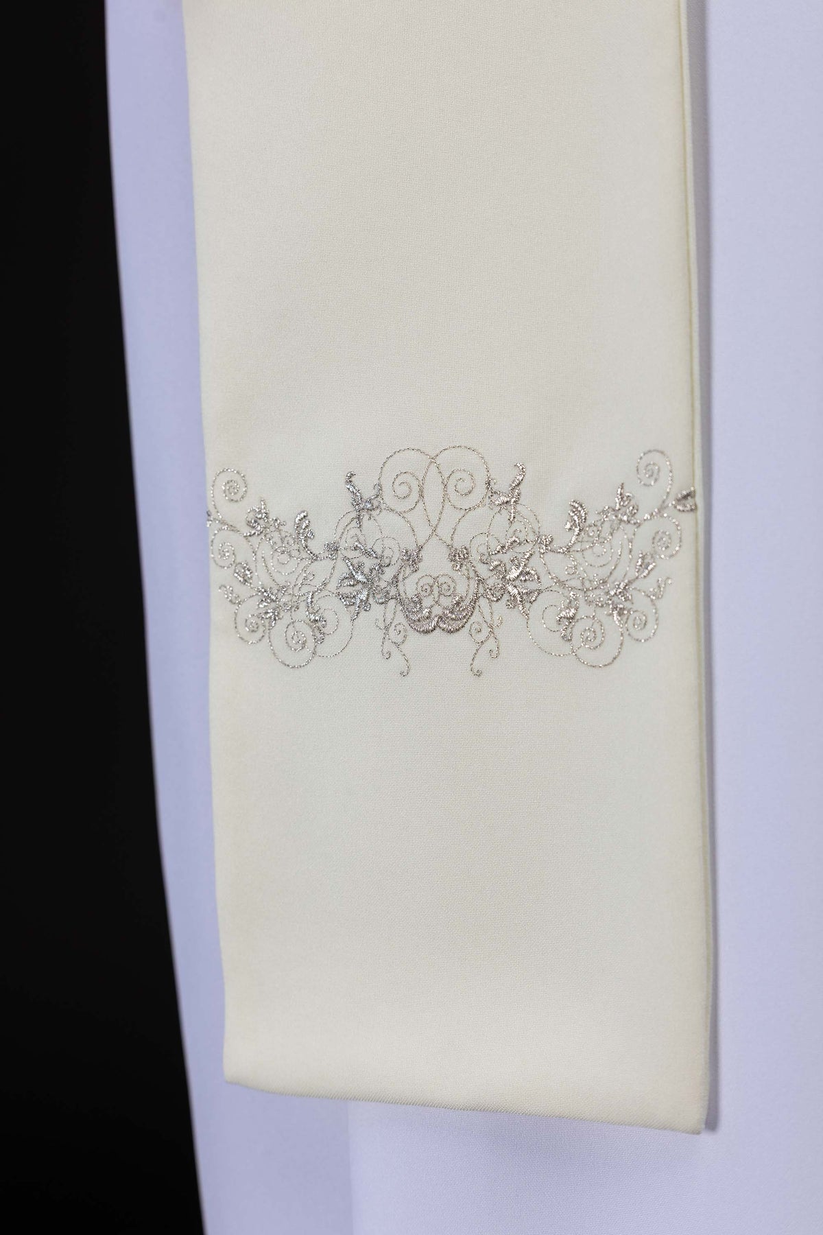 Embroidered Marian stole ecru