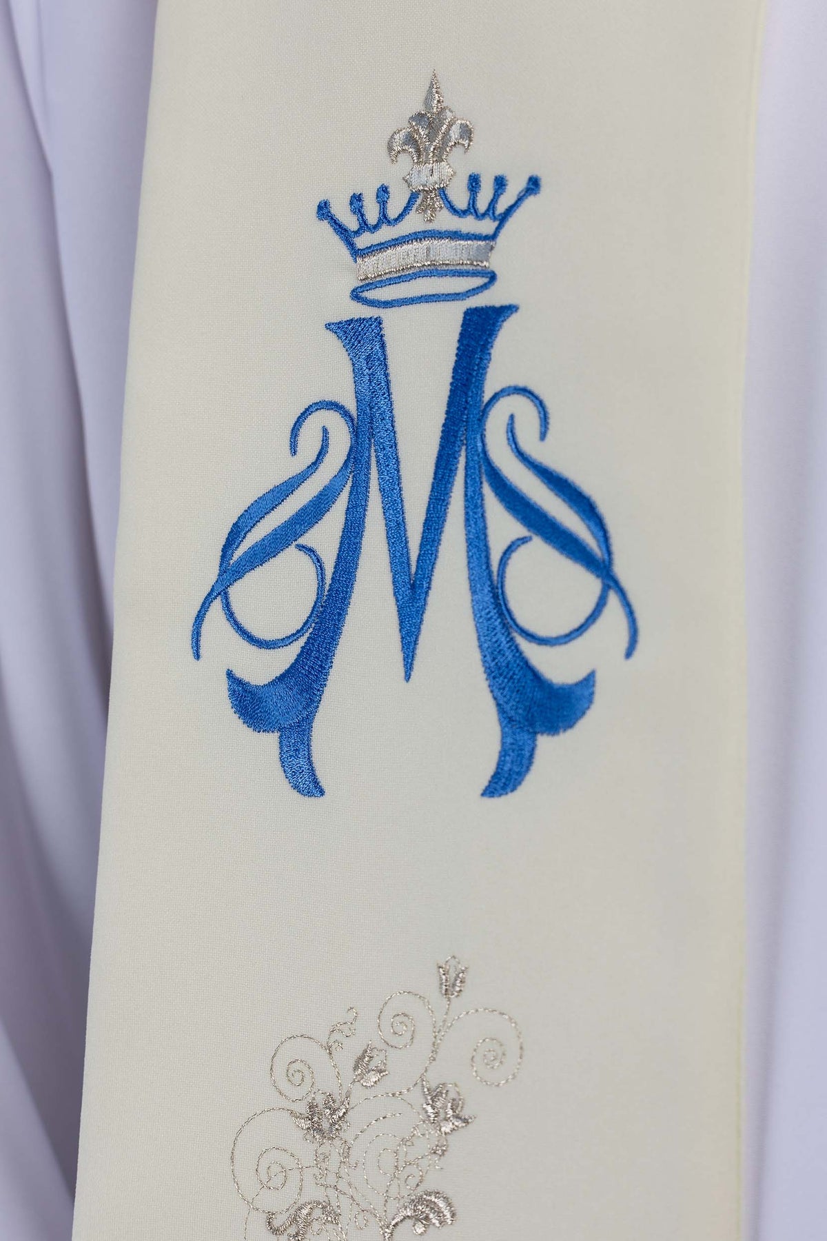 Embroidered Marian stole ecru