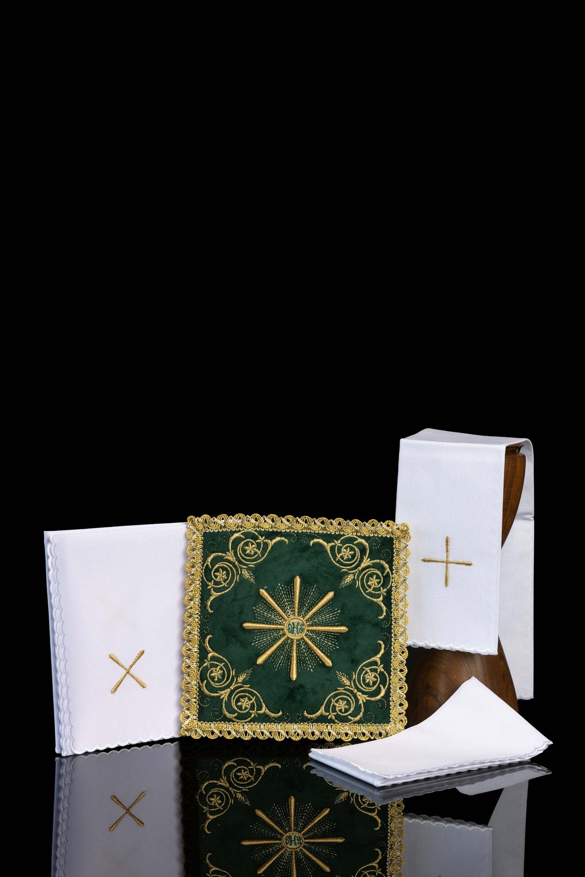 Embroidered chalice linens set green velvet