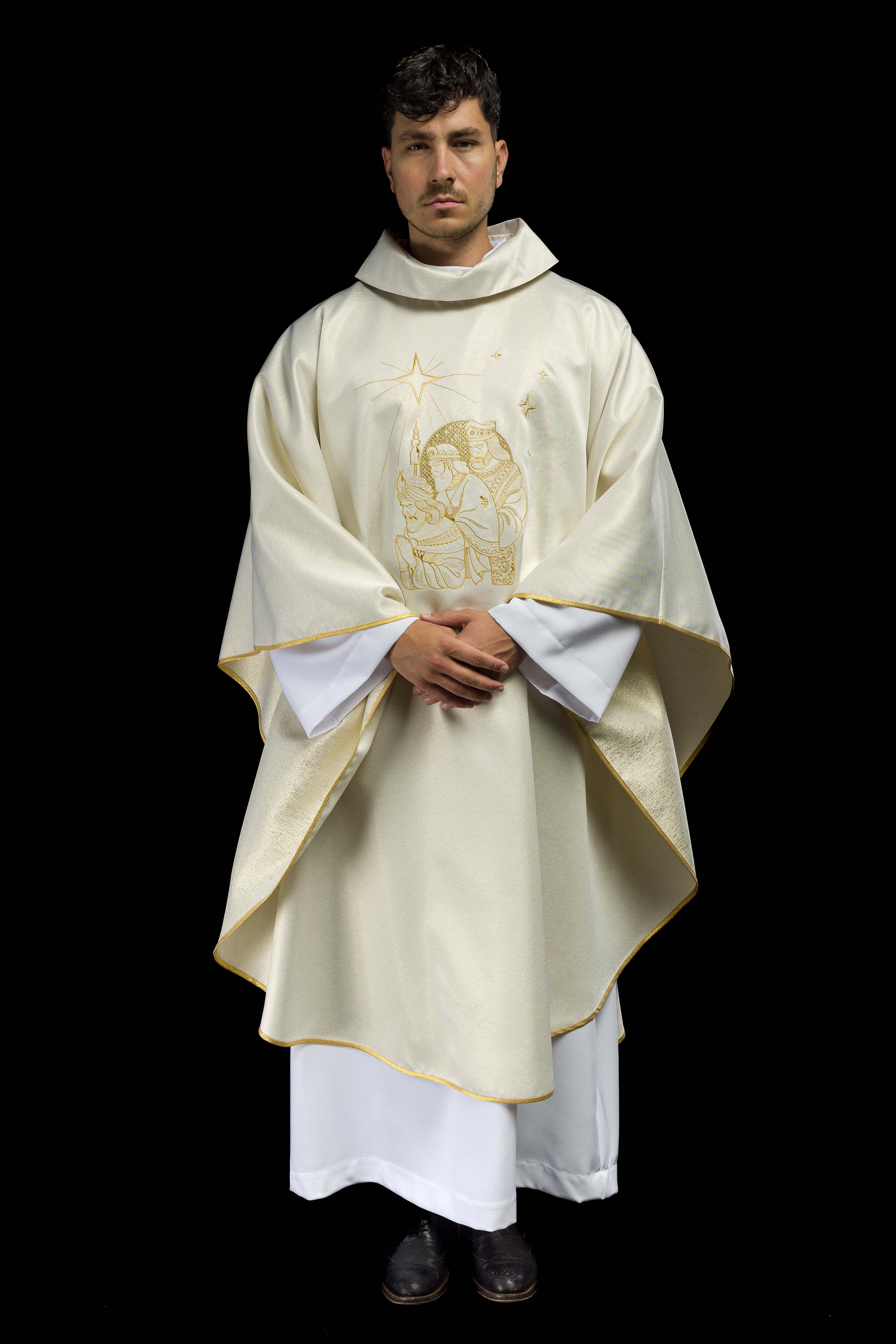 Shiny chasuble with an image of the Three Kings - CHASUBLES.COM