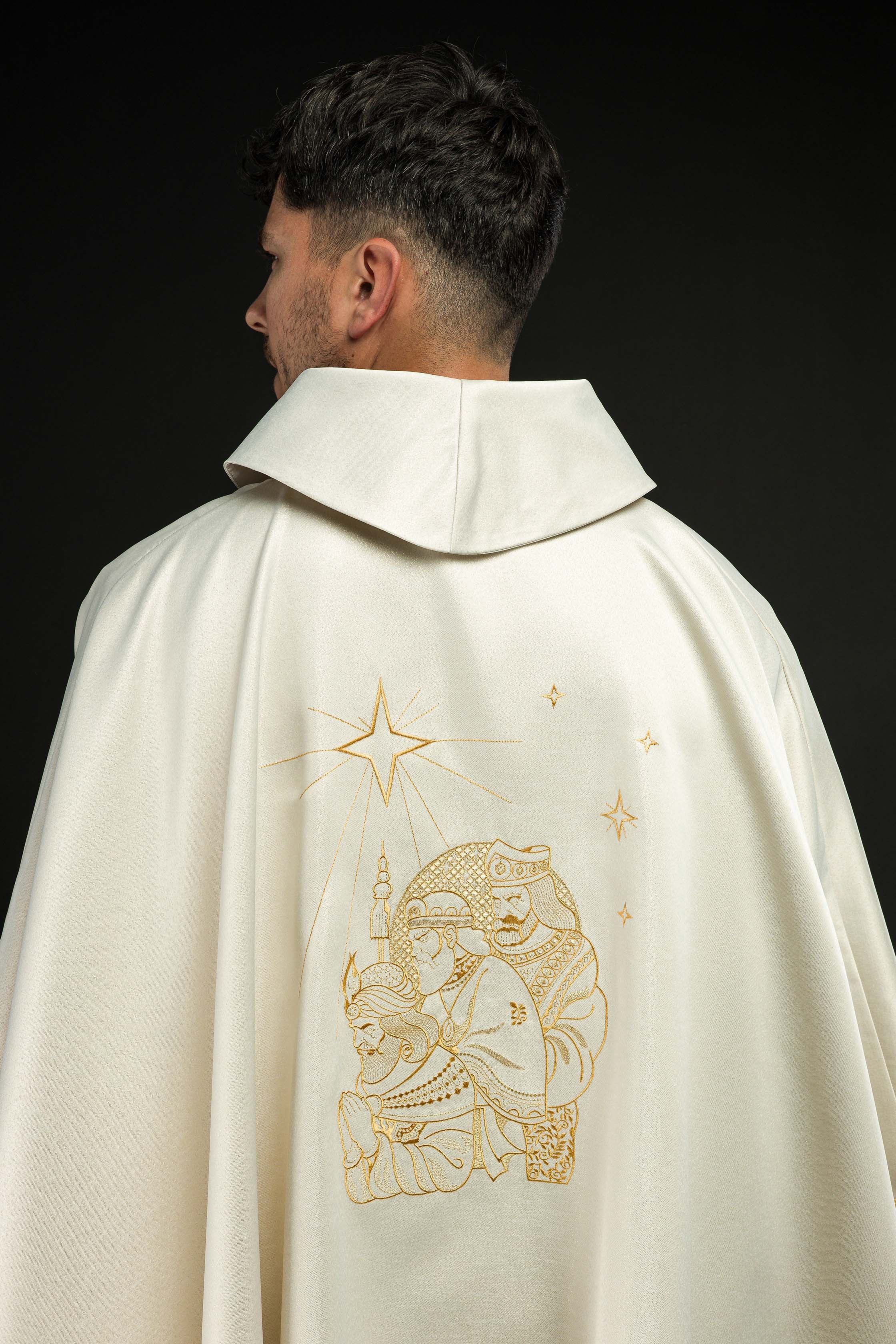 Shiny chasuble with an image of the Three Kings - CHASUBLES.COM