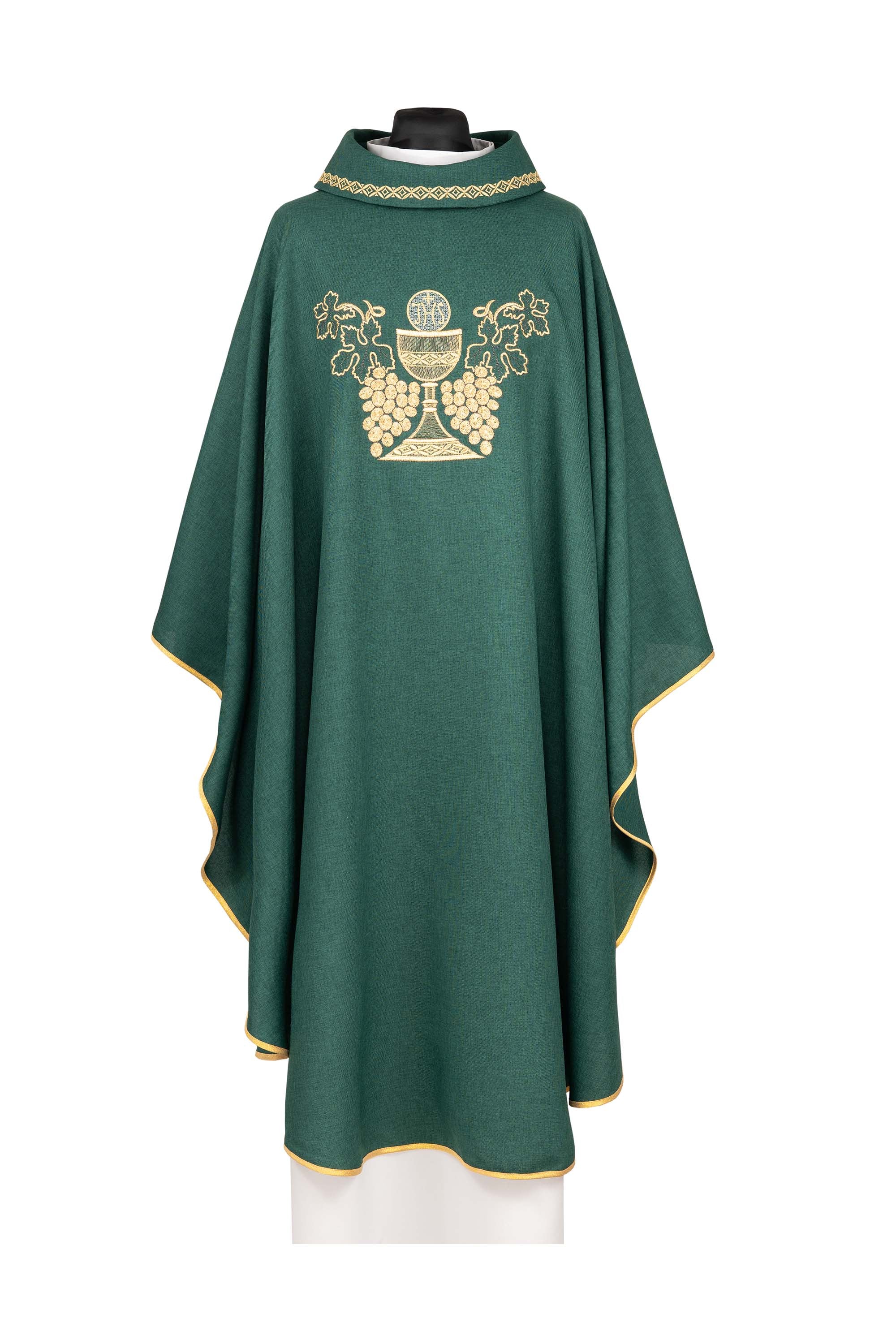 Embroidered chasuble – Green Chalice and Grapevine motif - CHASUBLES.COM