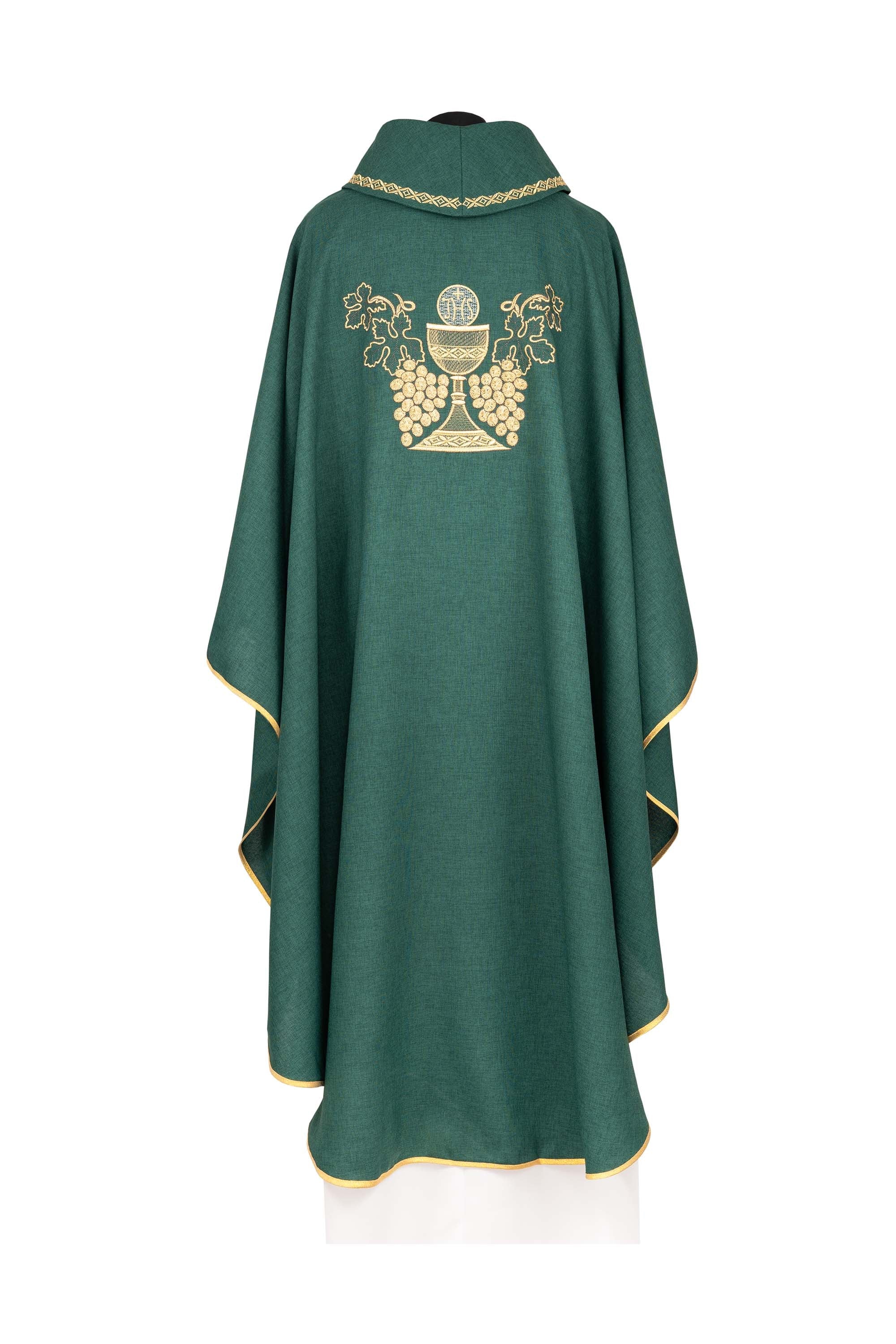 Embroidered chasuble – Green Chalice and Grapevine motif - CHASUBLES.COM