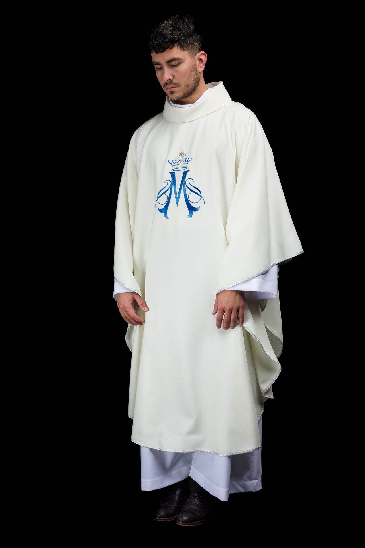 Ecru embroidered chasuble with Marian motif - CHASUBLES.COM
