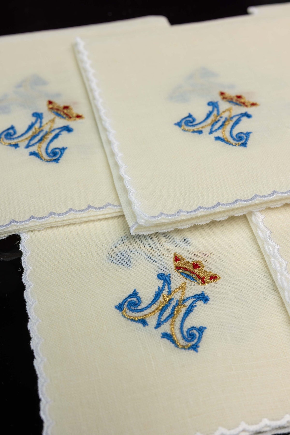 Set of 5 Linen Corporals with Marian Embroidery