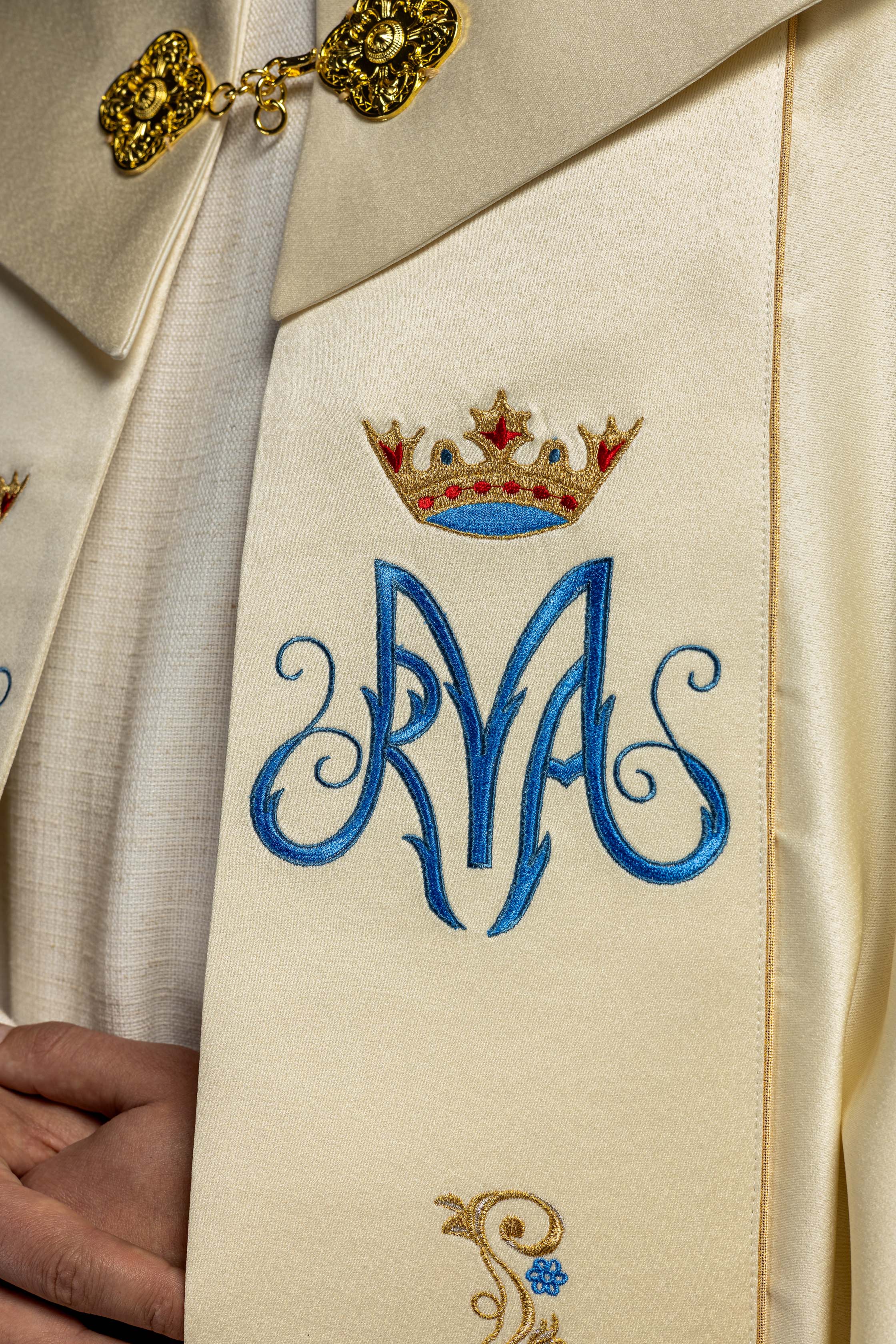 Ecru Marian embroidered cope - CHASUBLES.COM