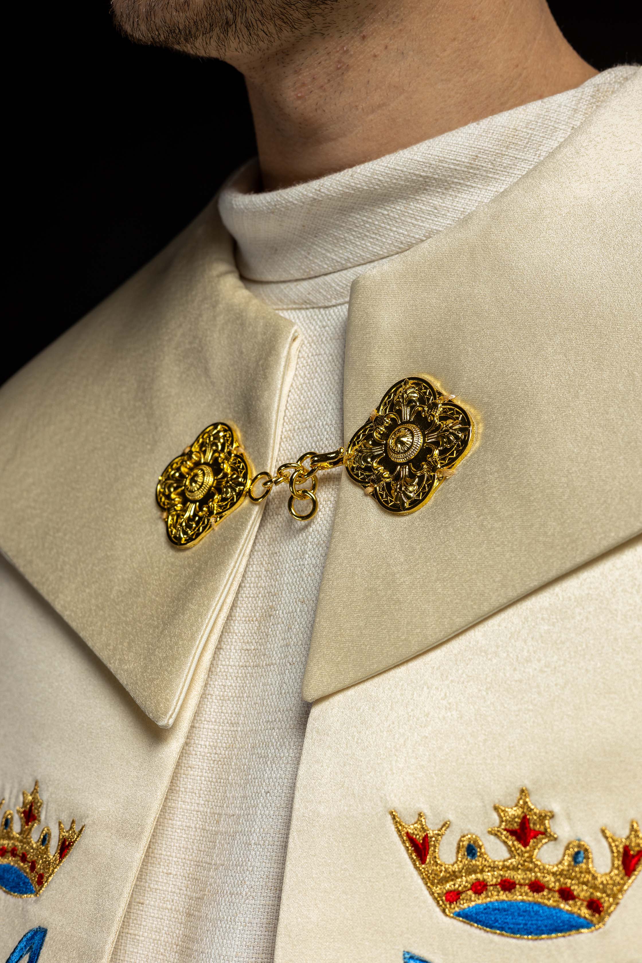 Ecru Marian embroidered cope - CHASUBLES.COM