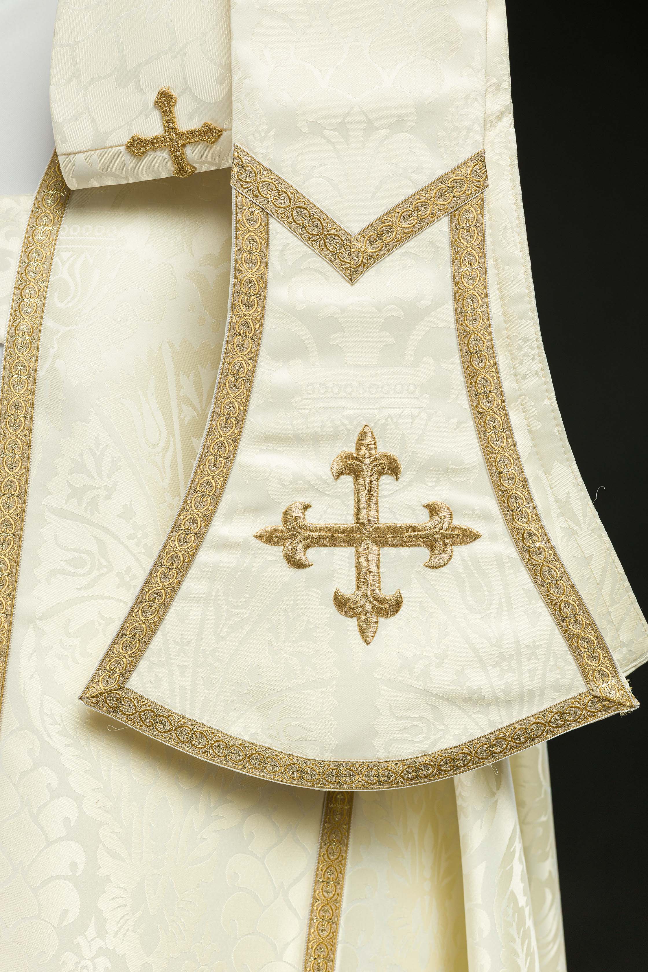 Smooth Ecru Jacquard Roman Cope - CHASUBLES.COM
