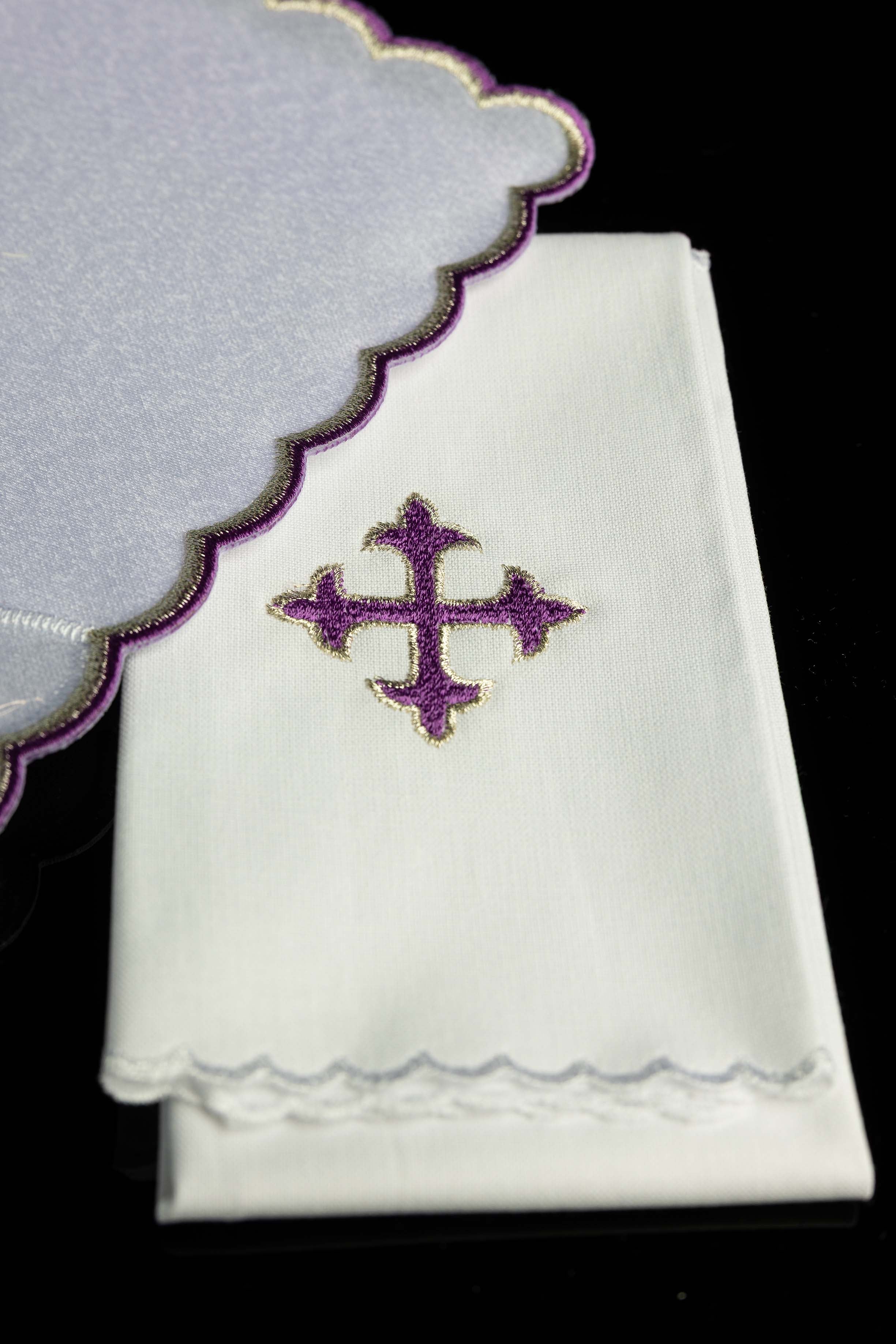 Embroidered Chalice Linens