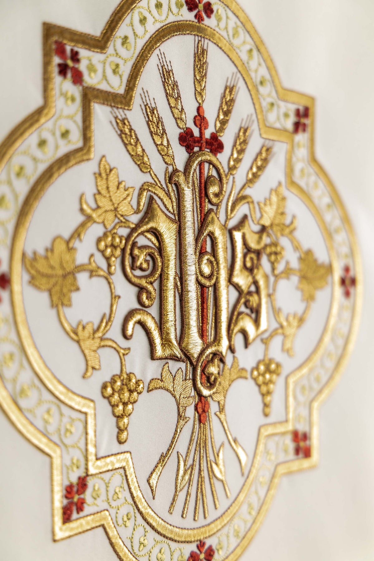 Ecru Lectern Cloth with Embroidered IHS Motif