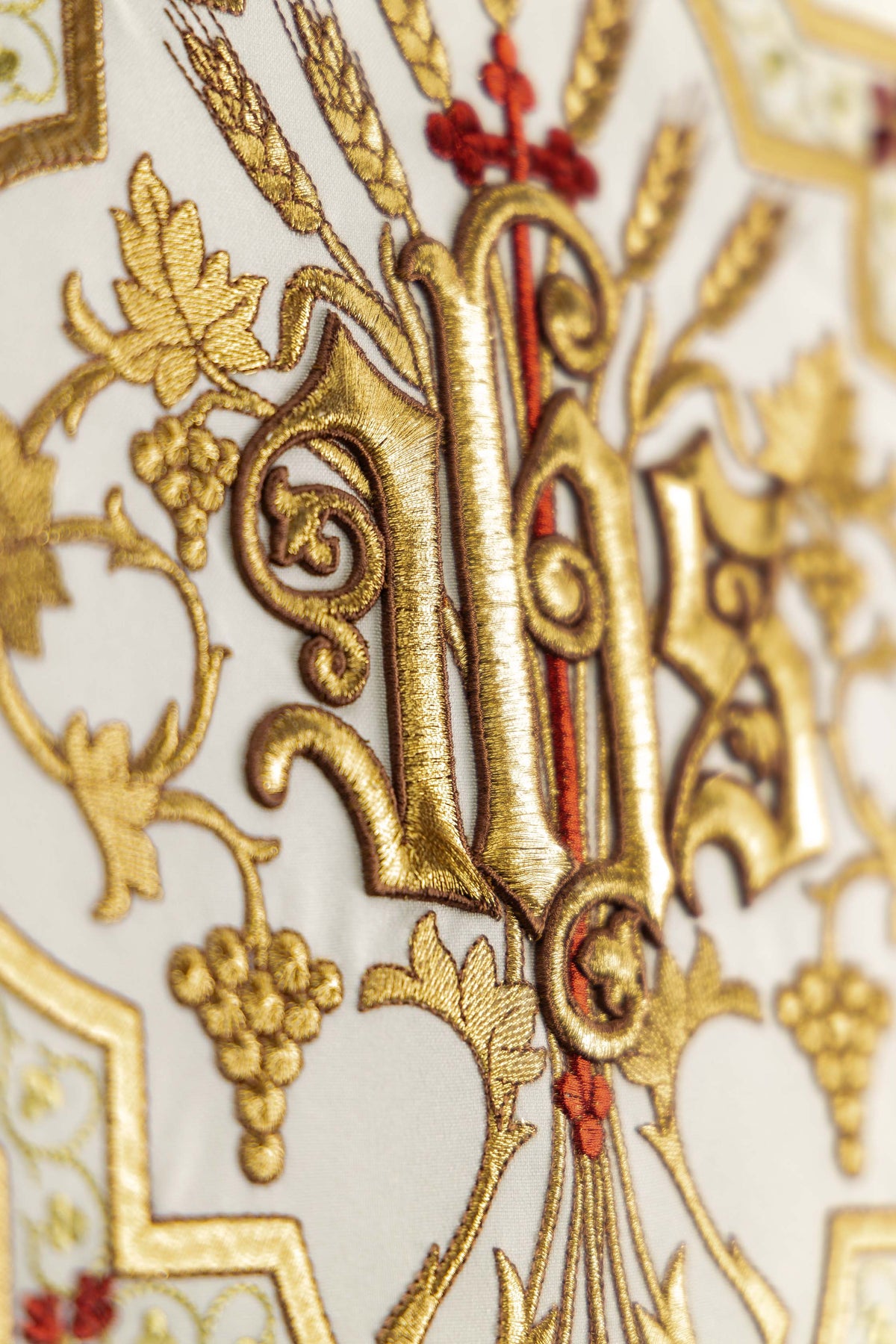 Ecru Lectern Cloth with Embroidered IHS Motif