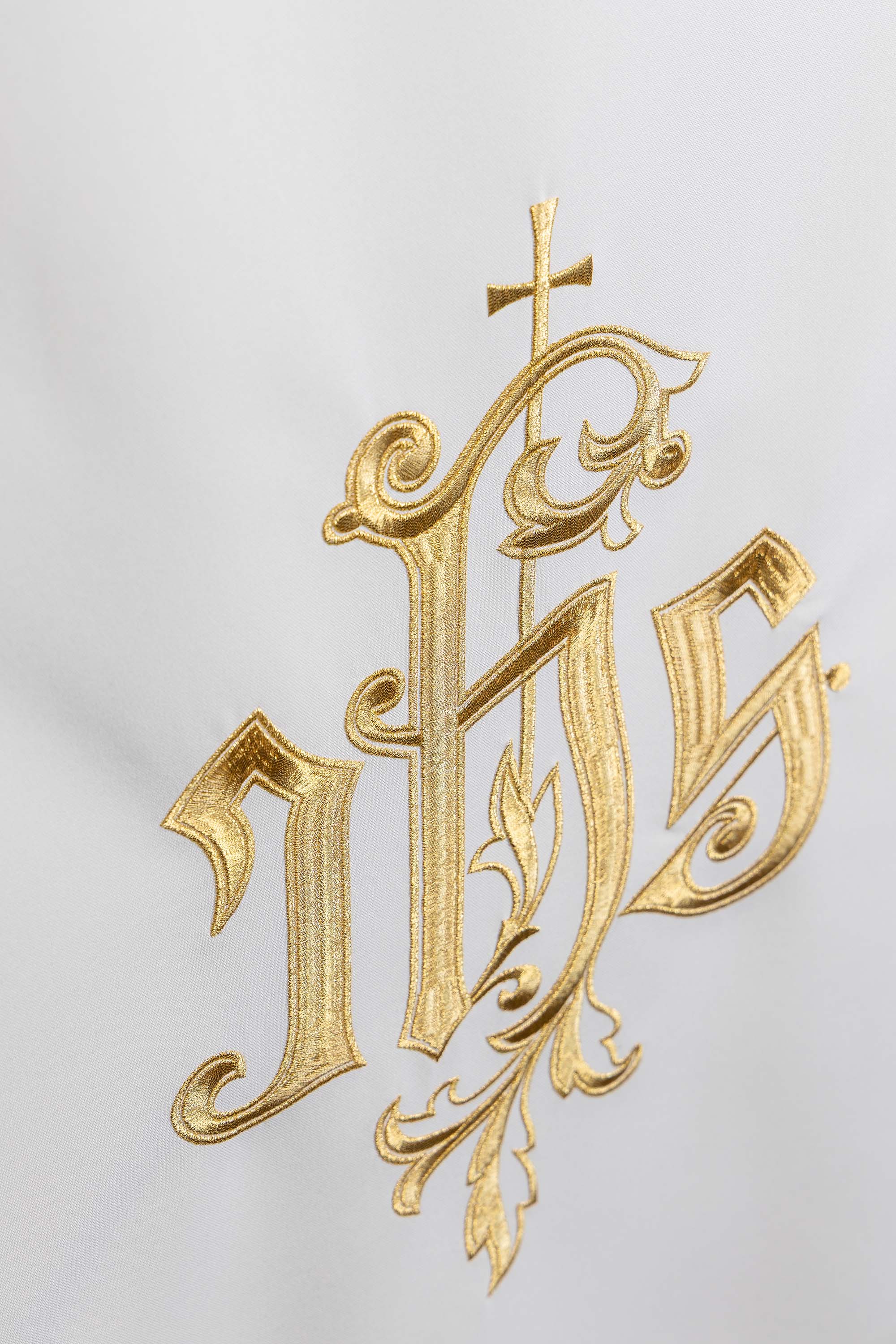 Ecru lectern cover embroidered with IHS symbol