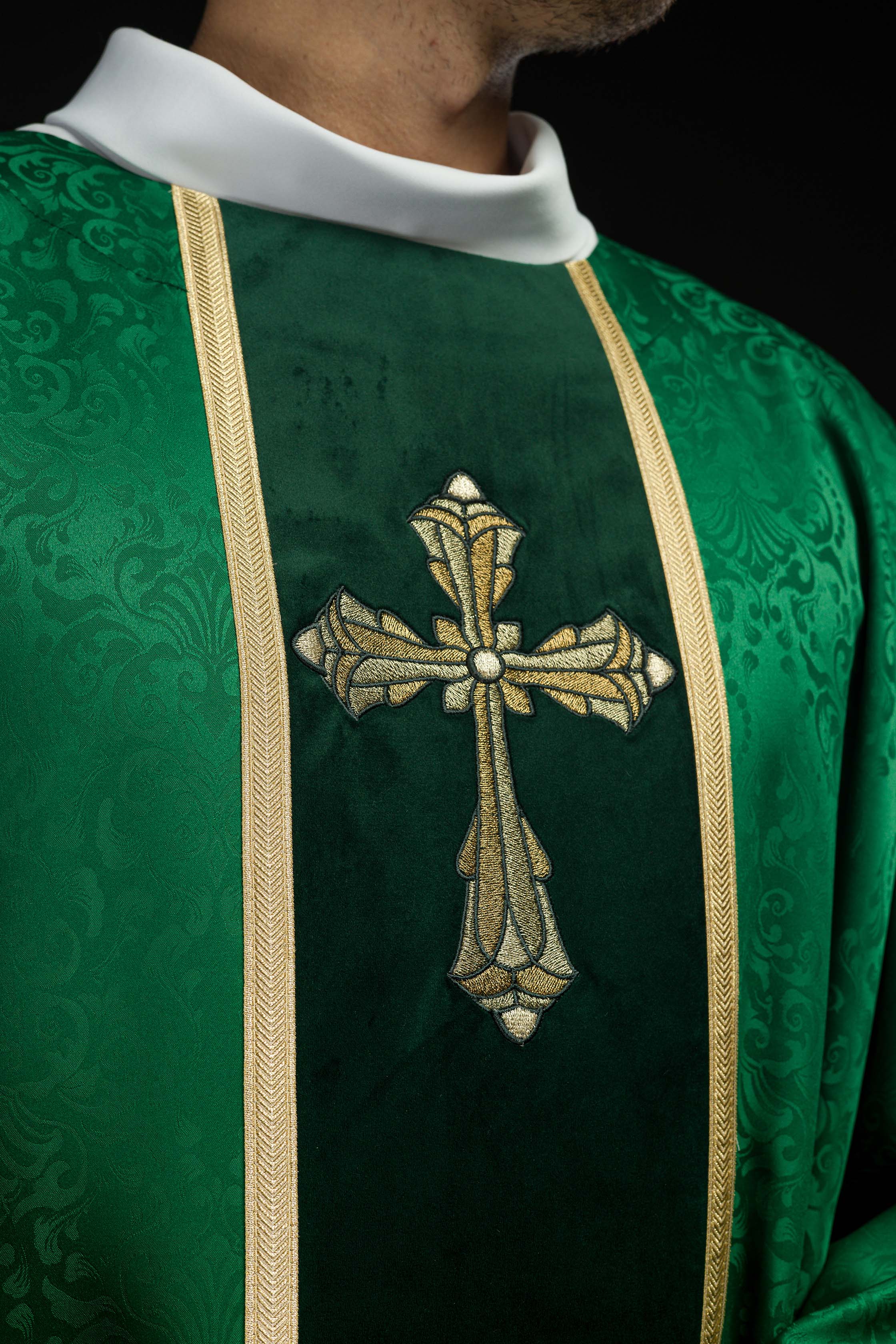 Green liturgical chasuble with stole and cross embroidery on jacquard fabric - CHASUBLES.COM