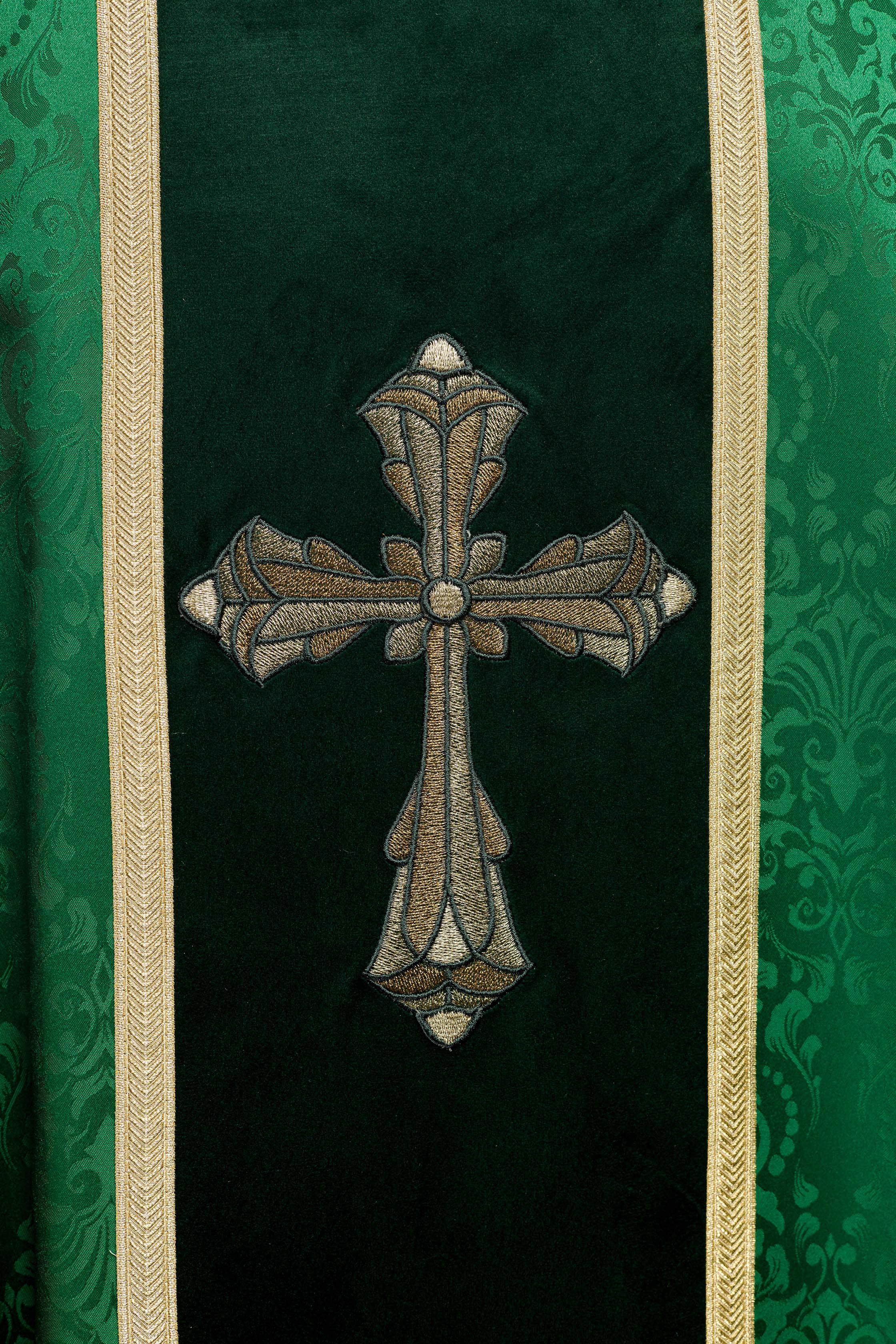 Green liturgical chasuble with stole and cross embroidery on jacquard fabric - CHASUBLES.COM