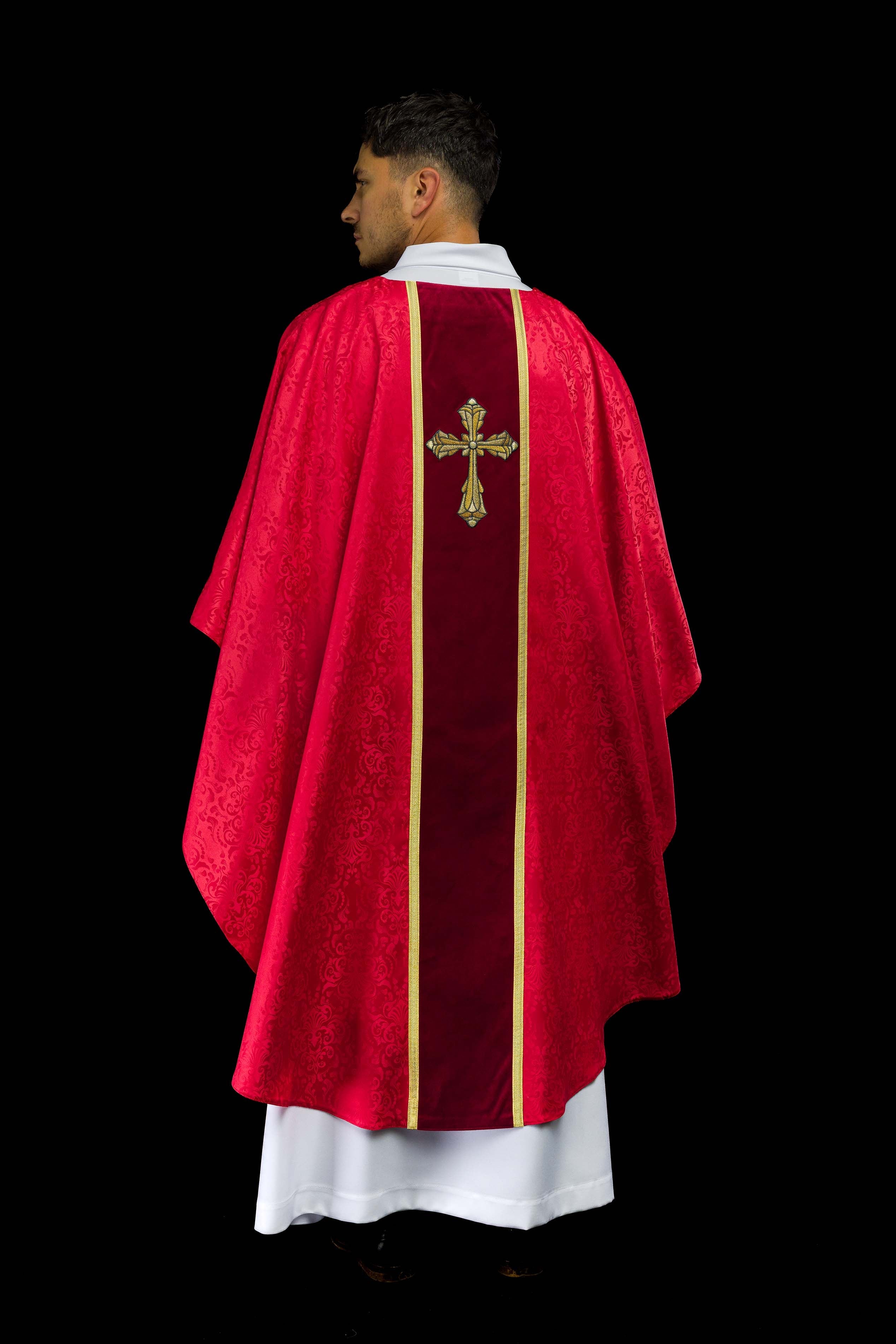 Red liturgical chasuble with stole and cross embroidery on jacquard fabric - CHASUBLES.COM
