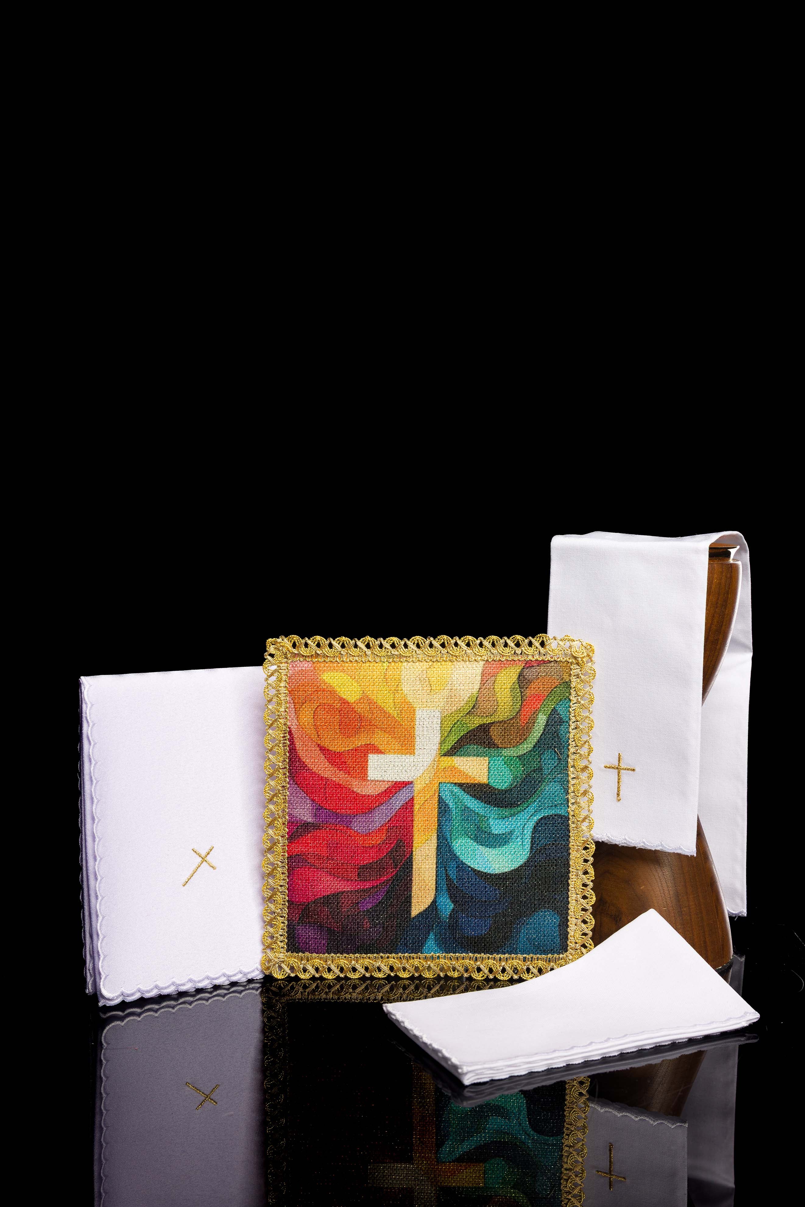 Chalice linens set with a colorful printed cross motif - CHASUBLES.COM