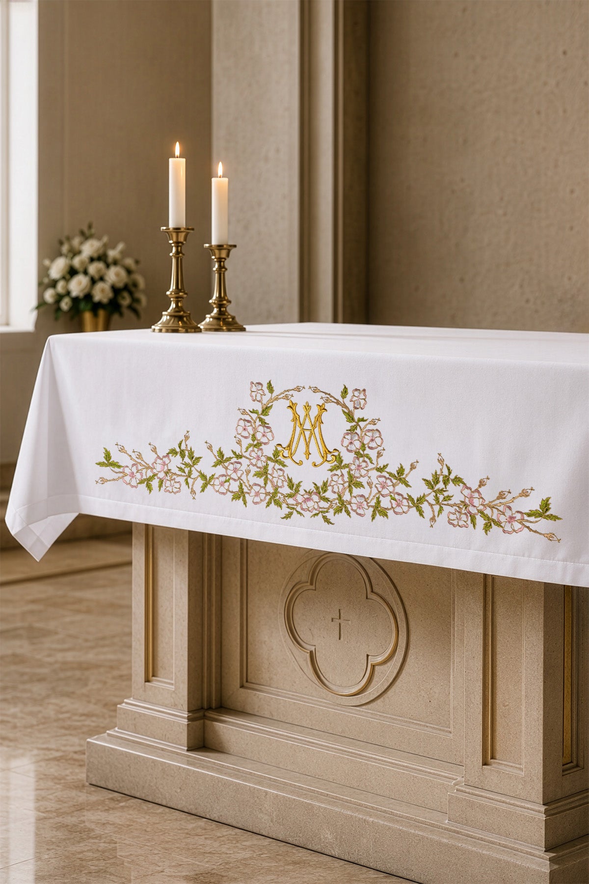 Altar tablecloth with Marian design
