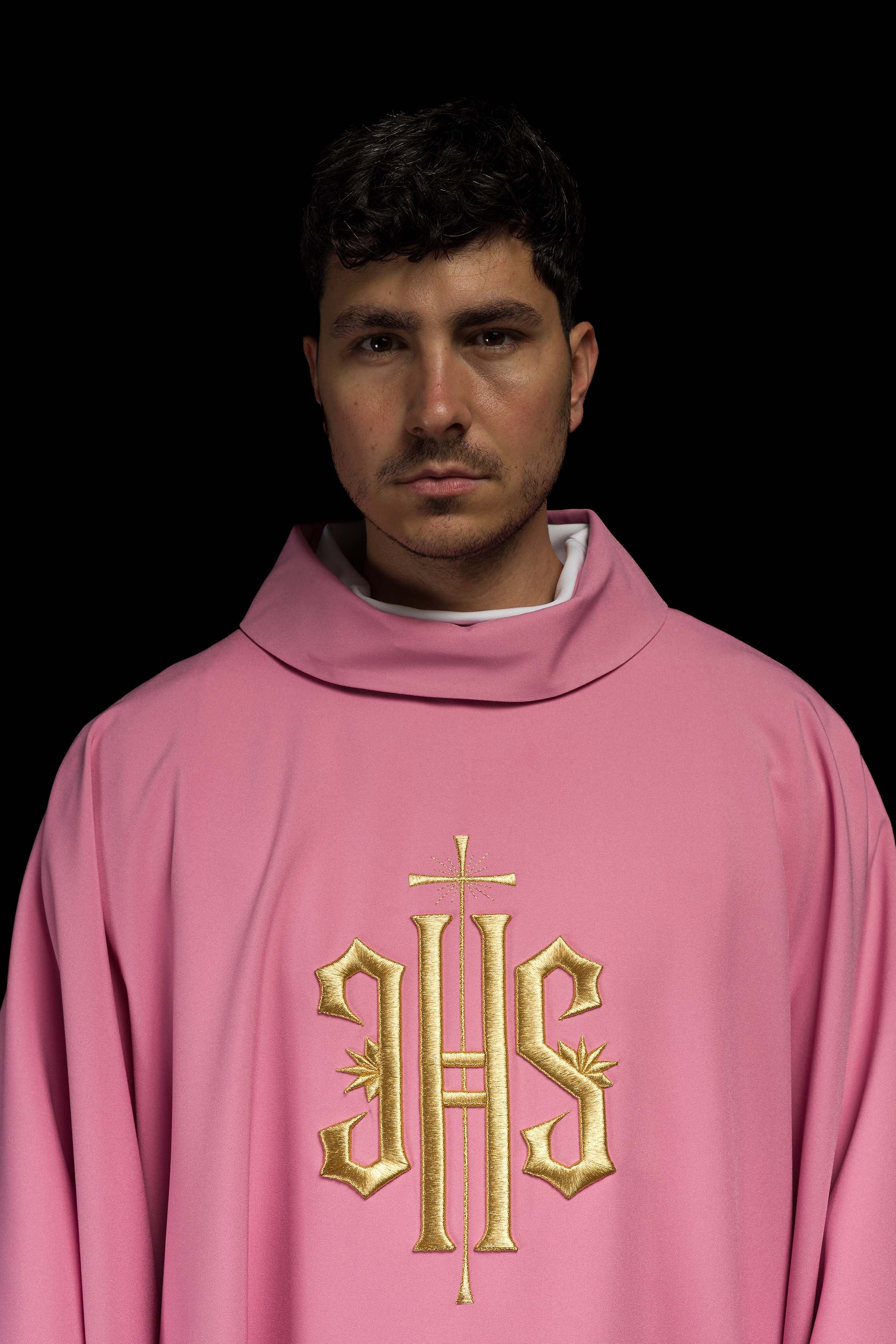 Classic pink chasuble with 3D IHS motif