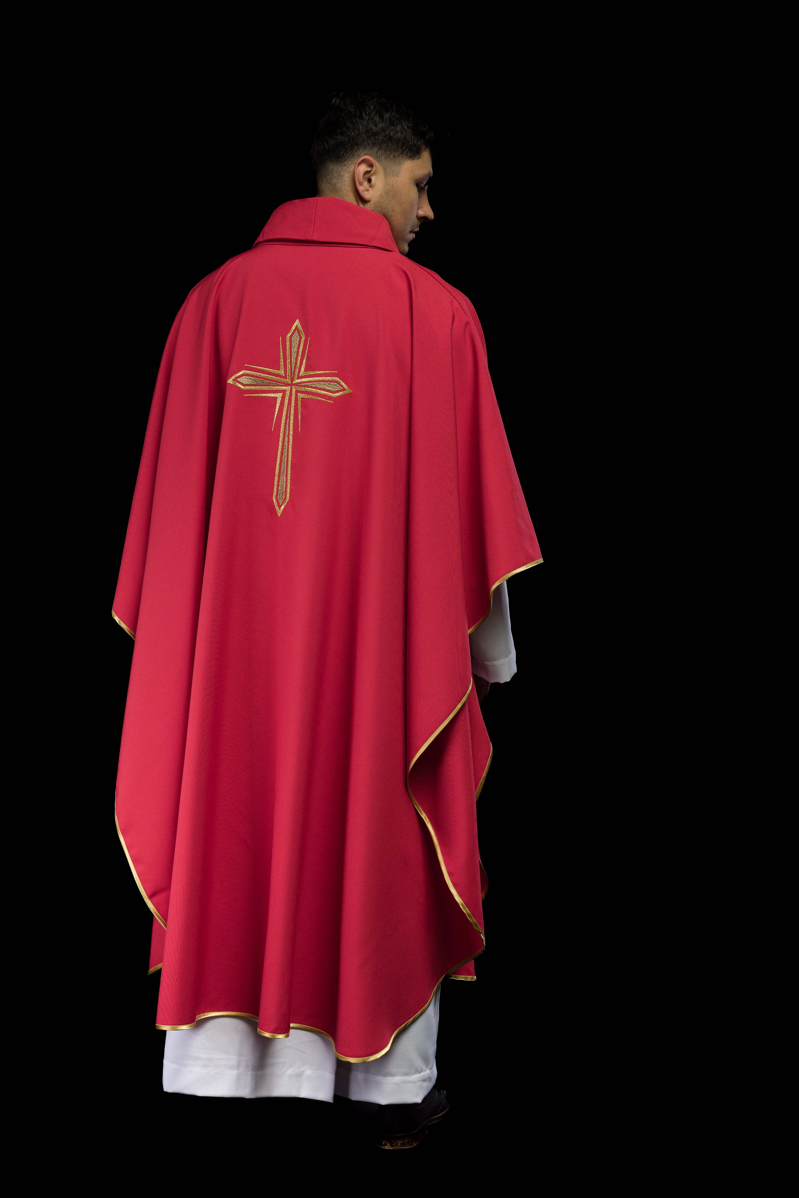 Red chasuble embroidered with cross pattern - CHASUBLES.COM