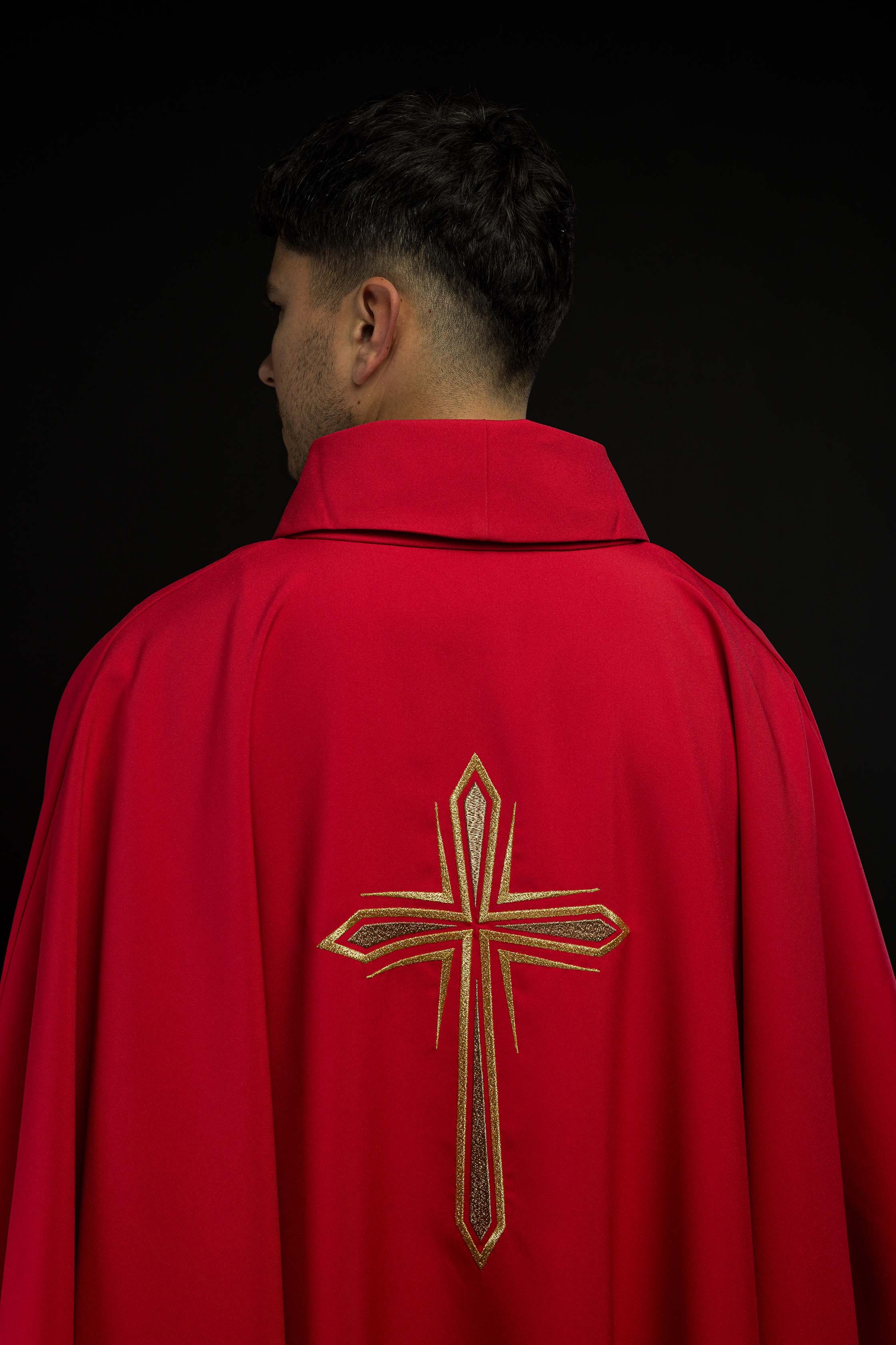 Red chasuble embroidered with cross pattern - CHASUBLES.COM