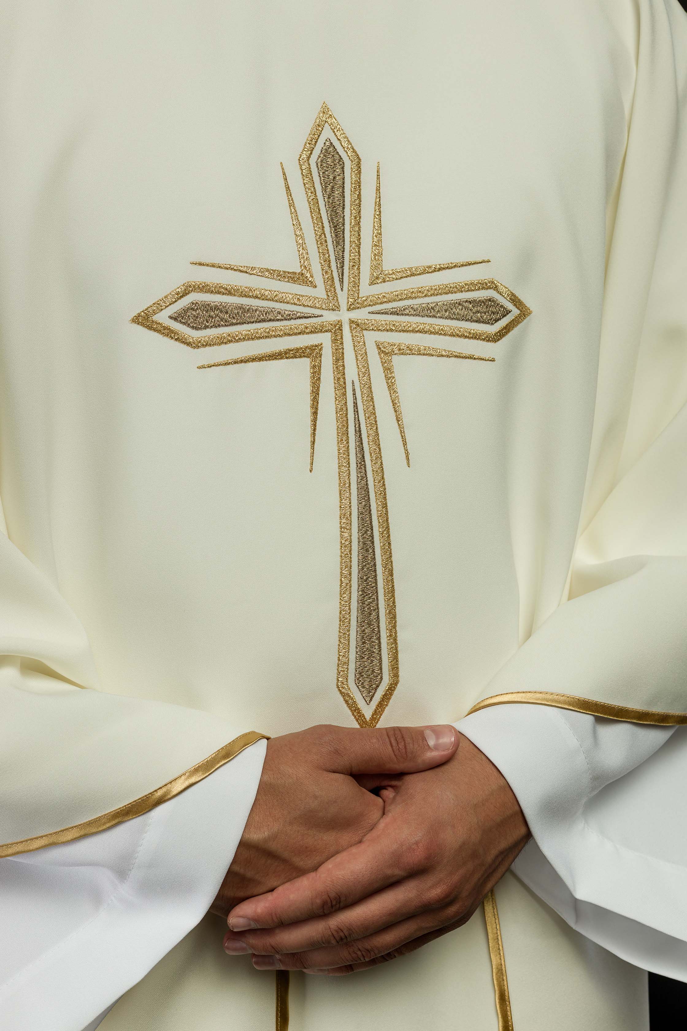 Chasuble embroidered with cross motif in ecru