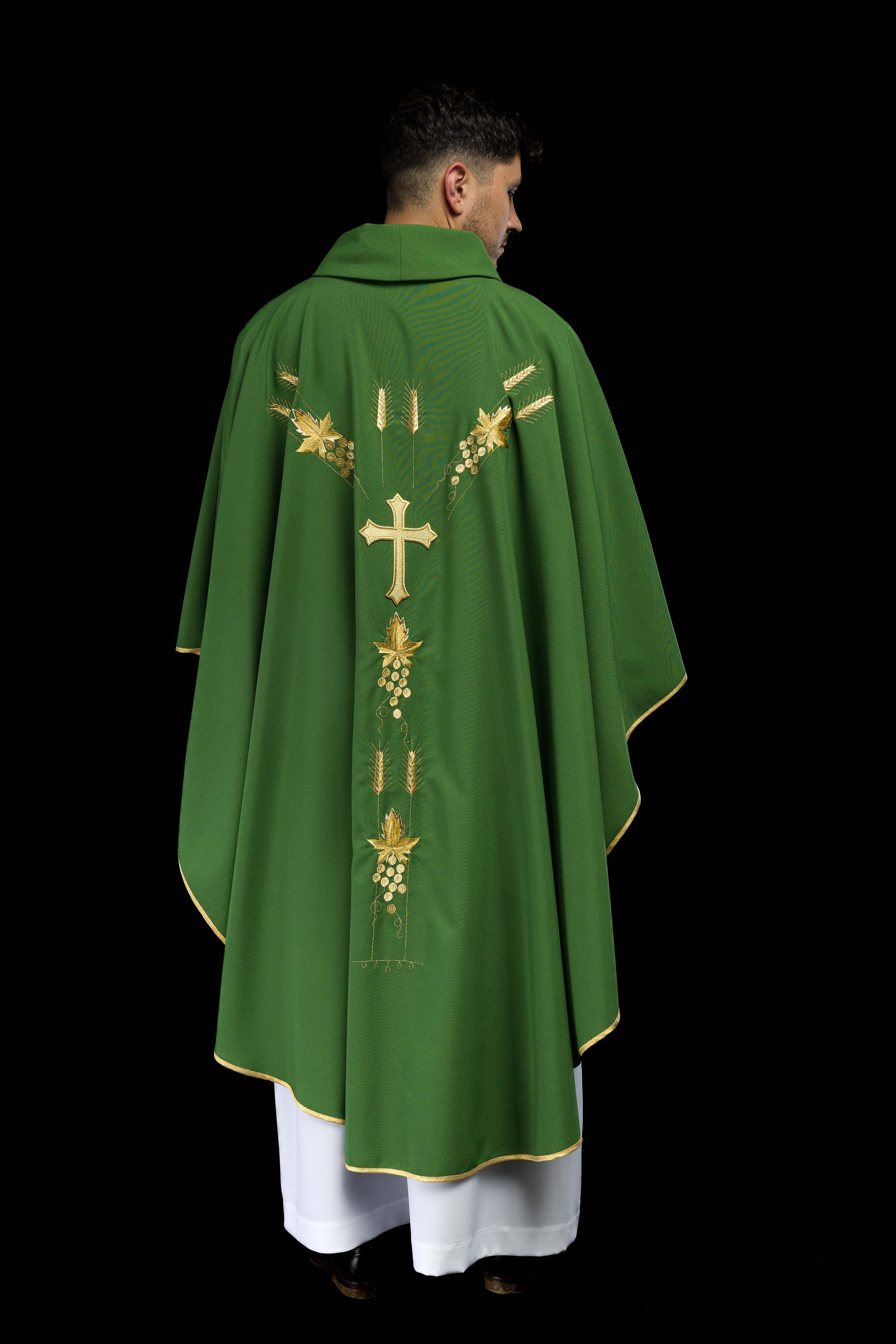 Chasuble embroidered with IHS and grape symbols in green - CHASUBLES.COM