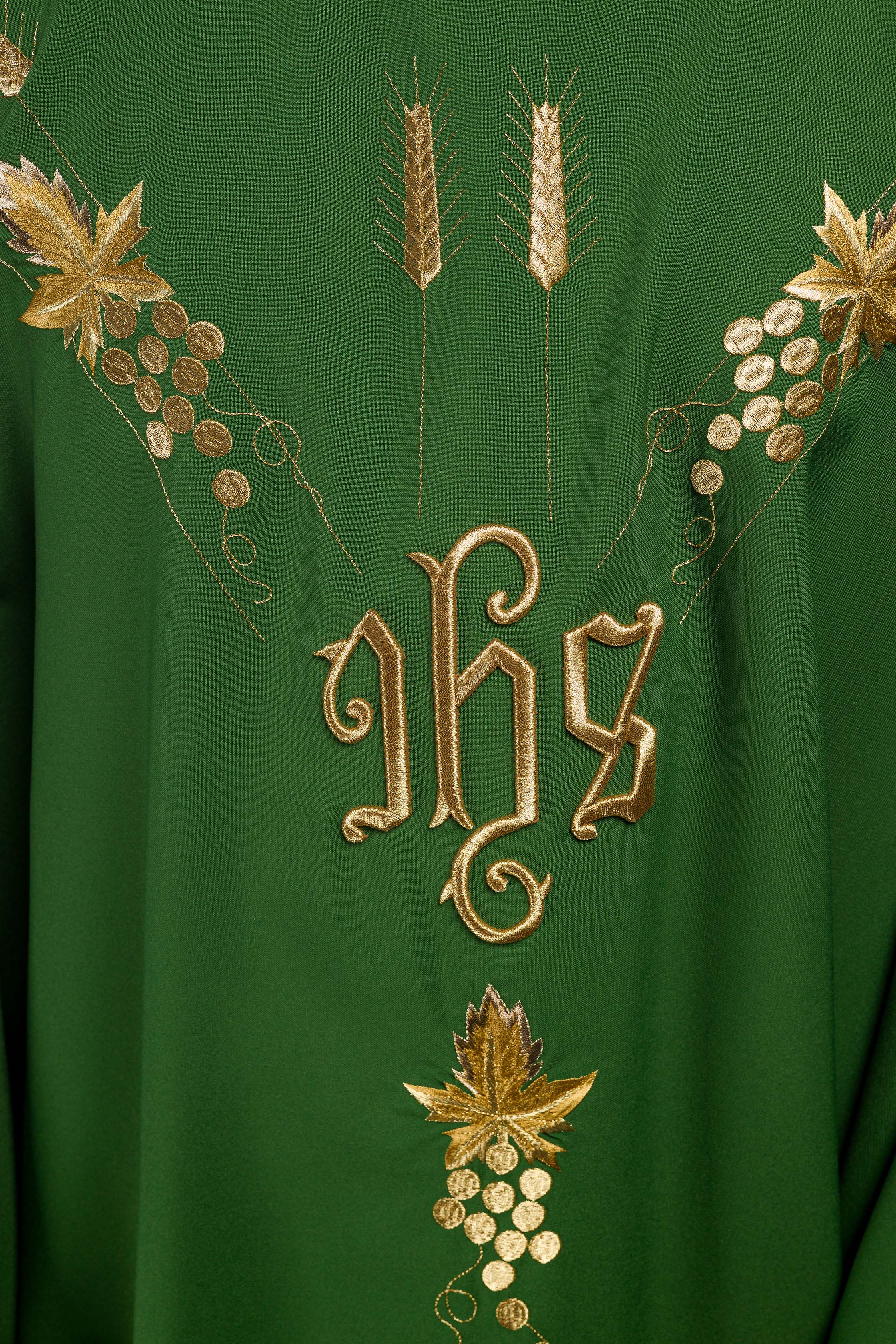 Chasuble embroidered with IHS and grape symbols in green - CHASUBLES.COM