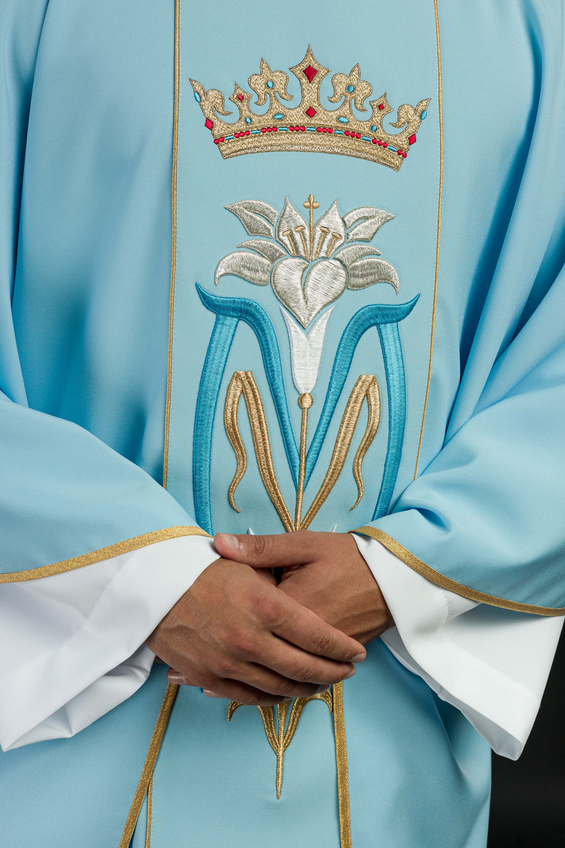 Blue liturgical Marian chasuble embroidered with a crown - CHASUBLES.COM